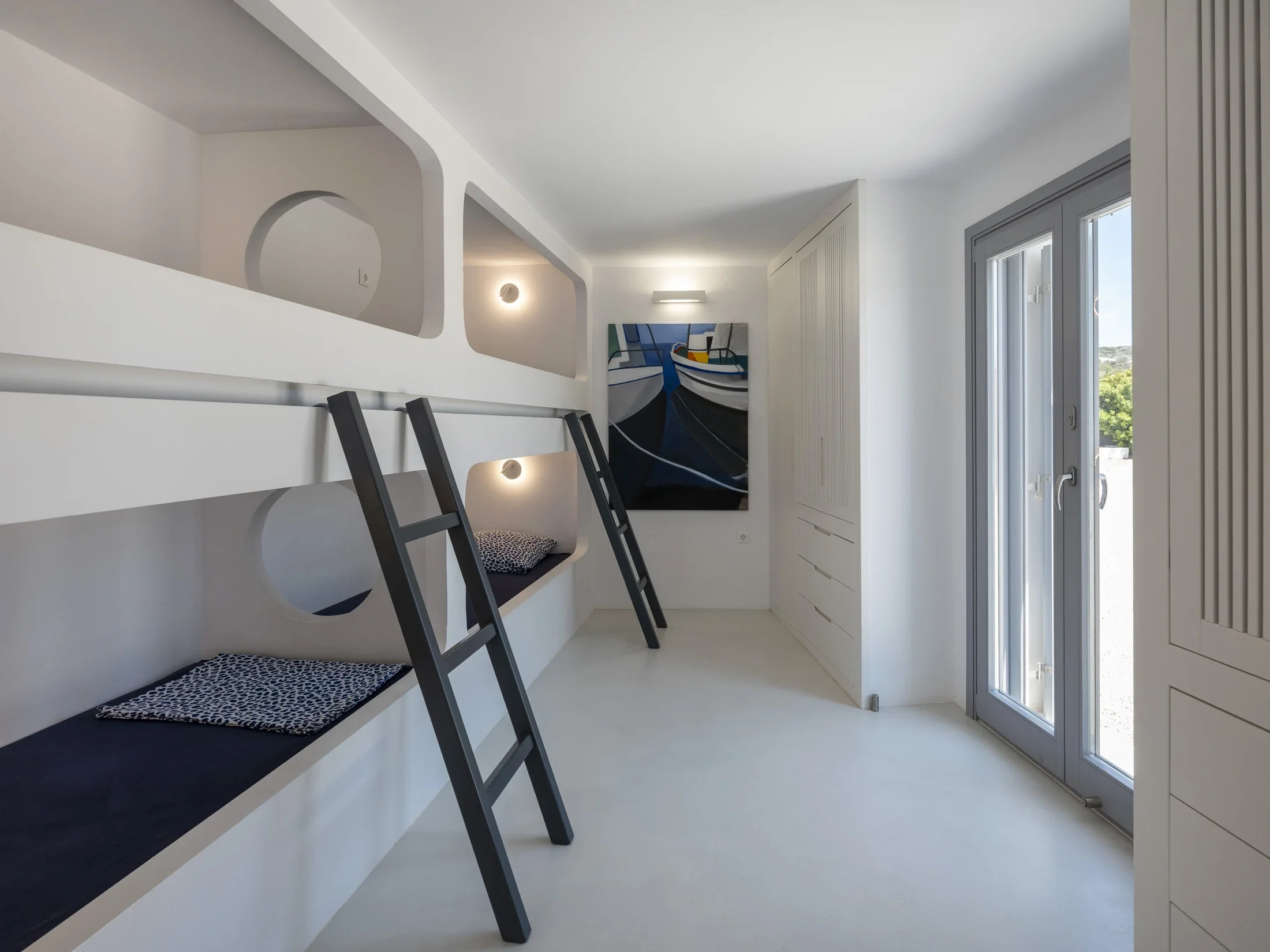 villa-kavouraki-paros-dormitory-06.webp