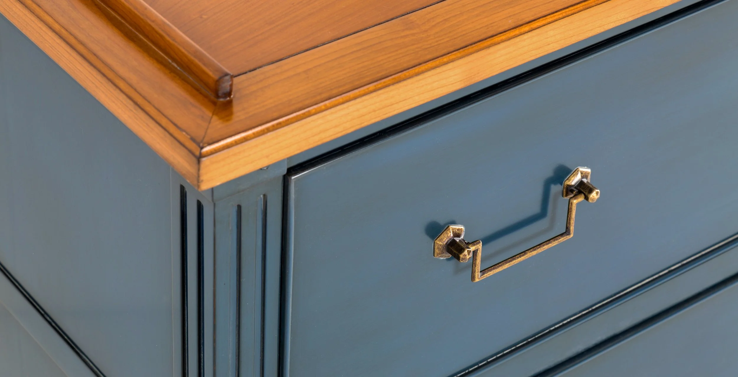 belfort_cherry_top_pertol_blue_chest_4.jpg