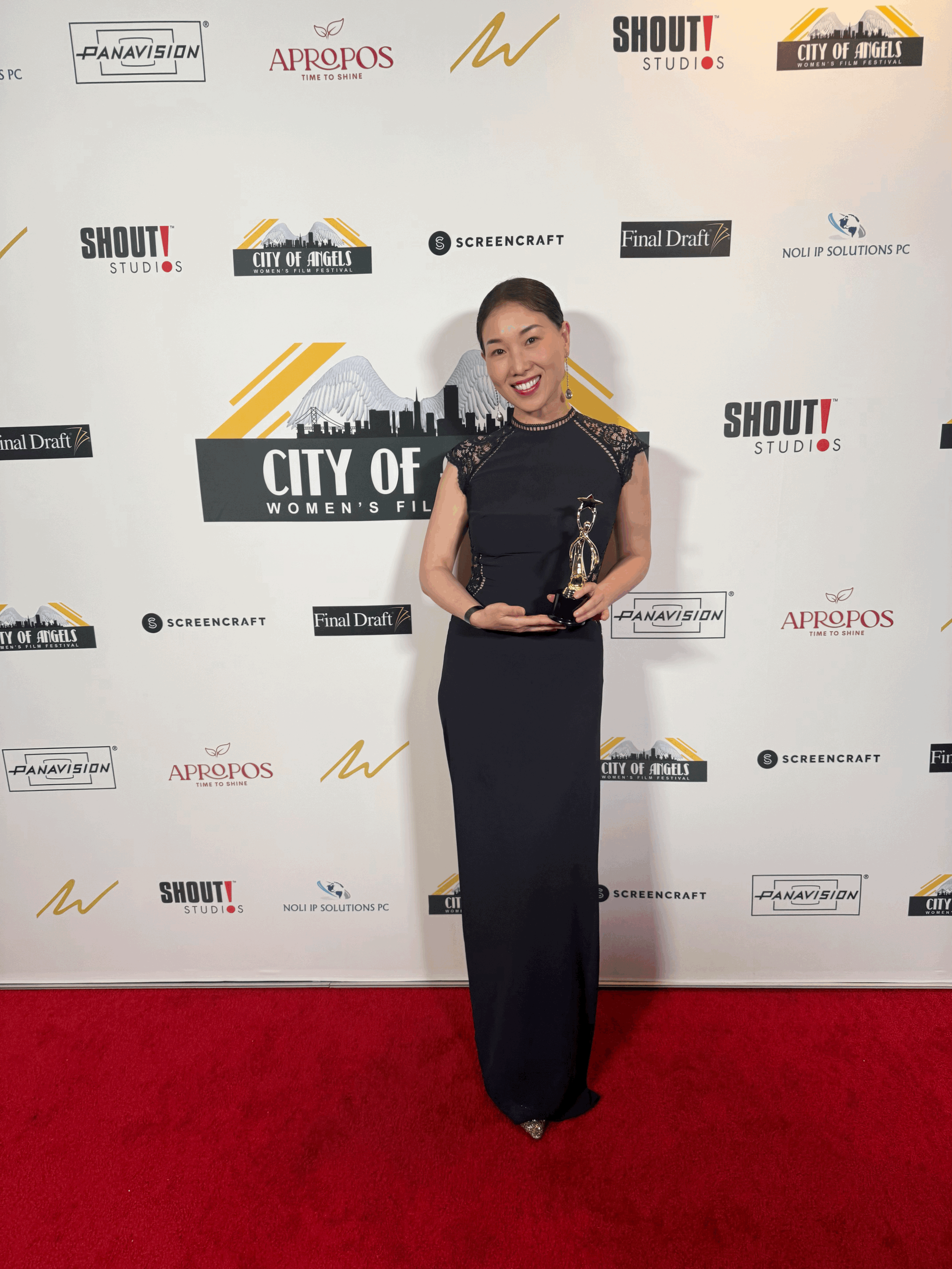“Farewell, Jade Bangle” won an award in LA