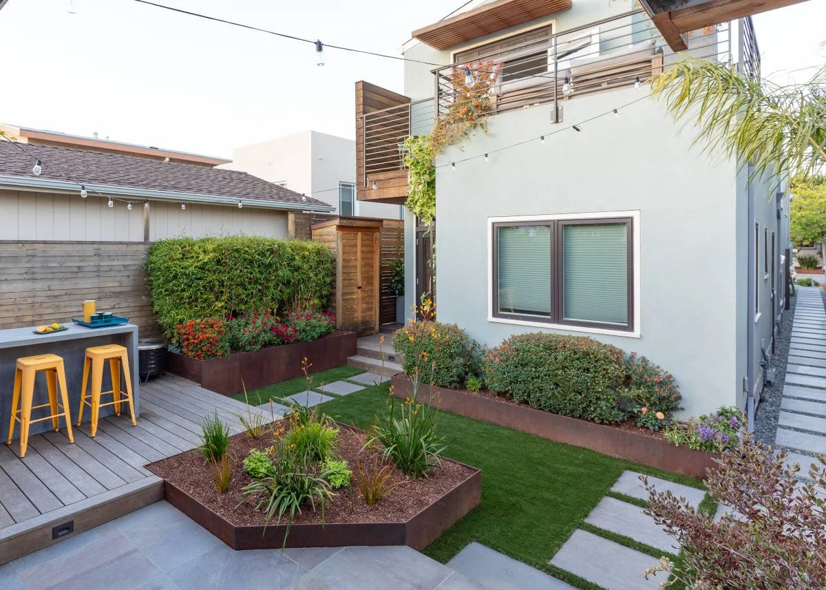Vacation_at_Home-05-Full_Garden.jpg