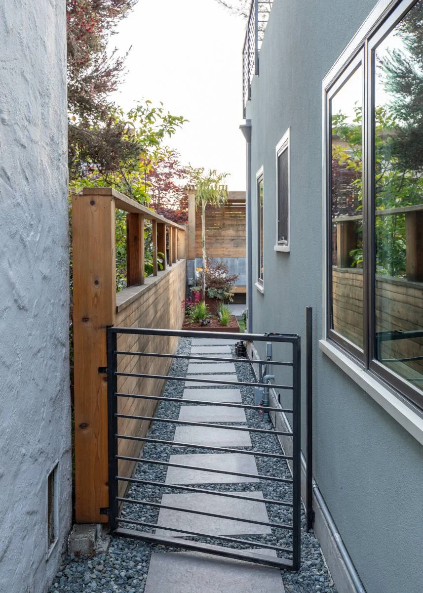 Vacation_at_Home-06-Side_Path.jpg