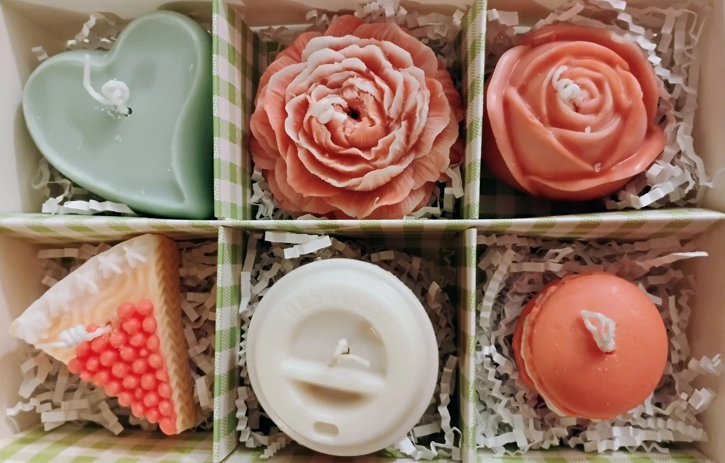 Heart Pie Box in Green Checkered Gift Box (Per Box Approx 15.55 ozs)