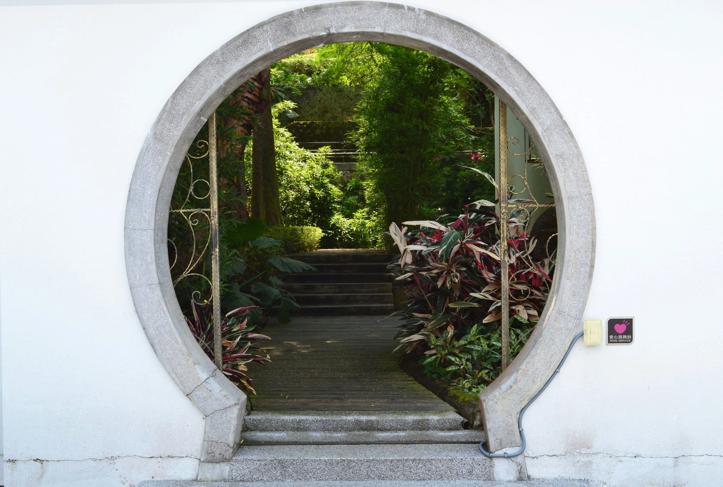 doorway circle.jpg