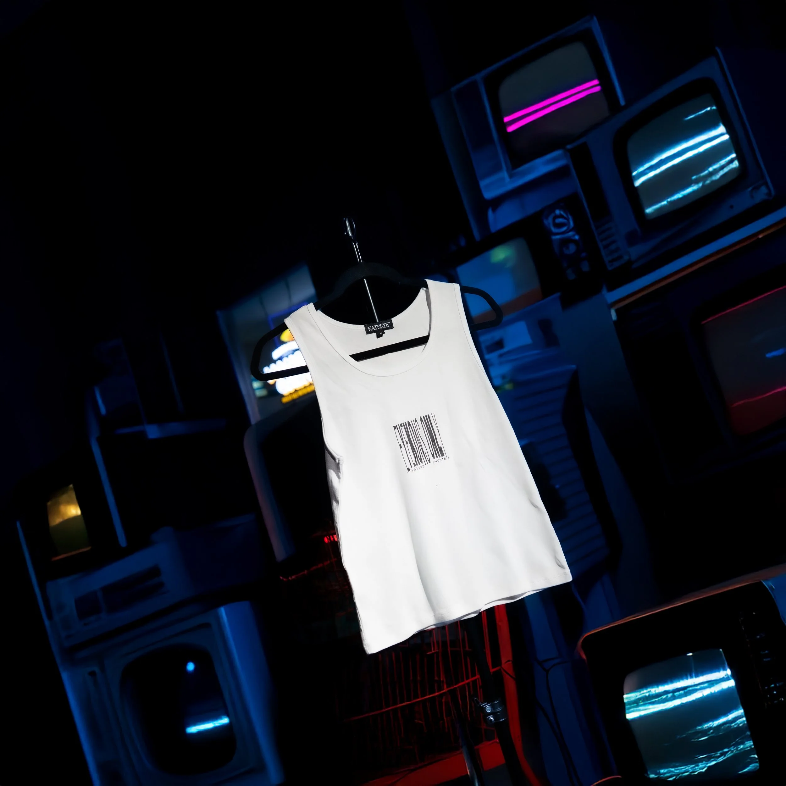 KE_Tank Top_Lifestyle_01.jpg