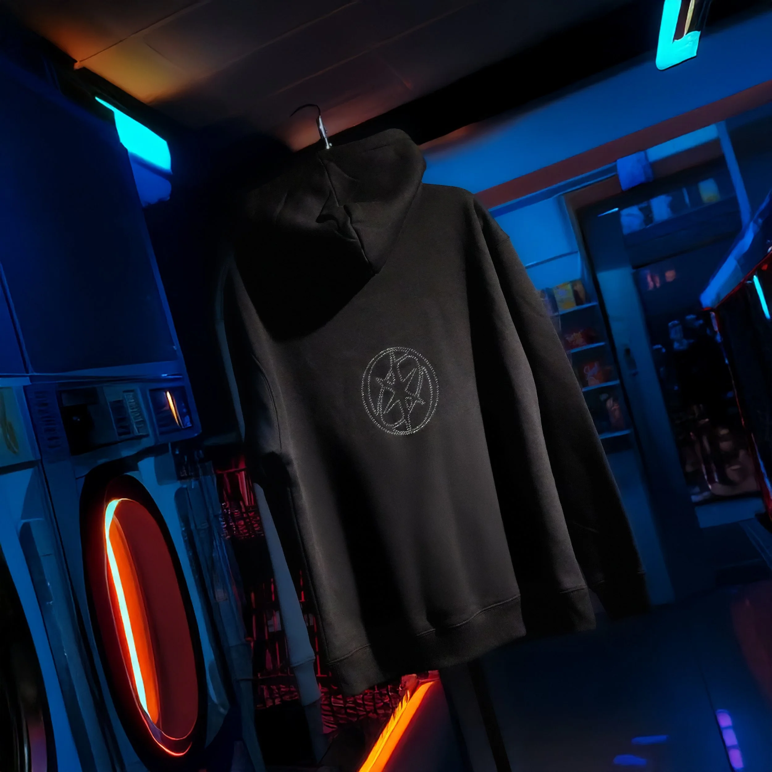 KE_Hoodie_Lifestyle_04.jpg