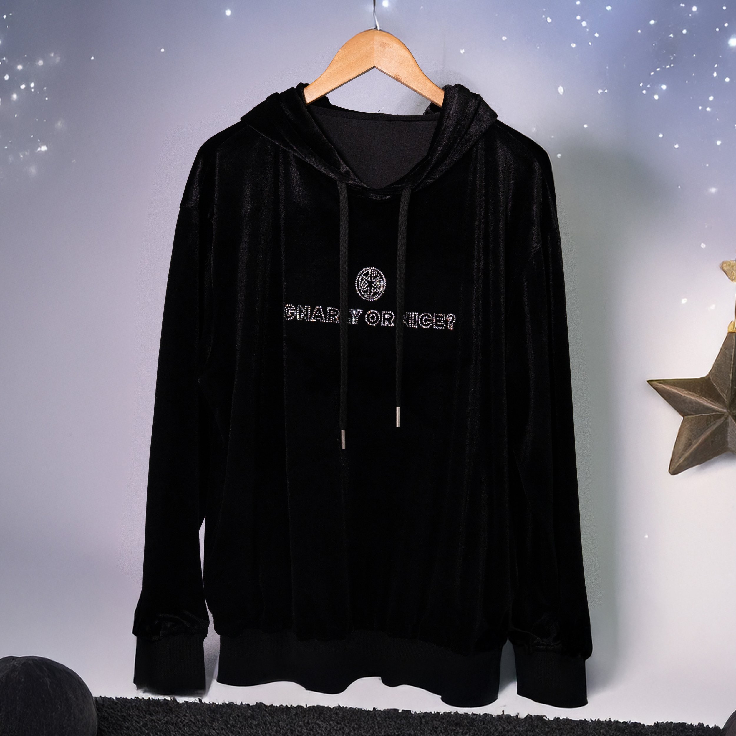 Hoodie_Lifestyle 03.jpg
