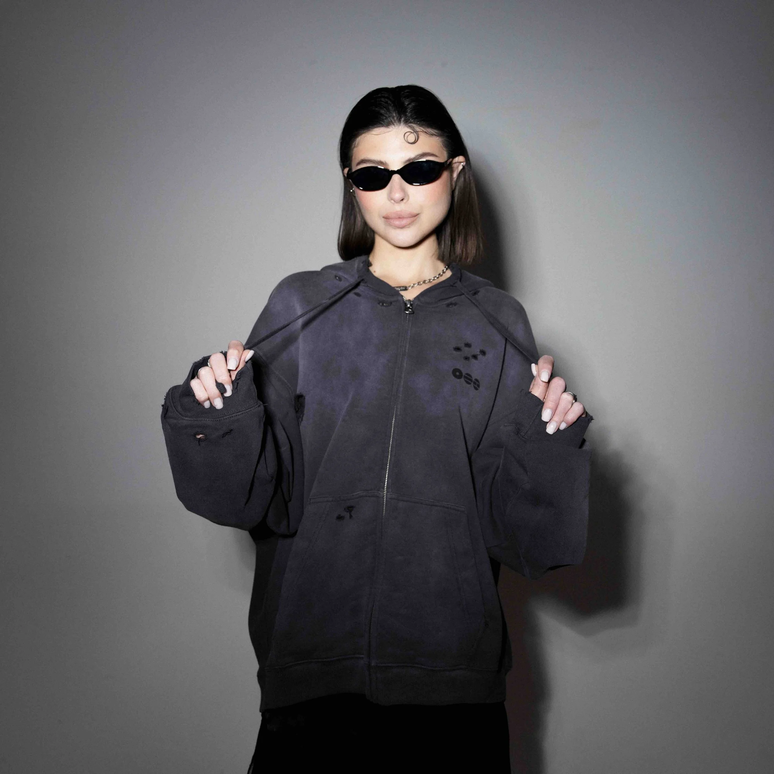 Zip-up Charcoal_MO 13.jpeg