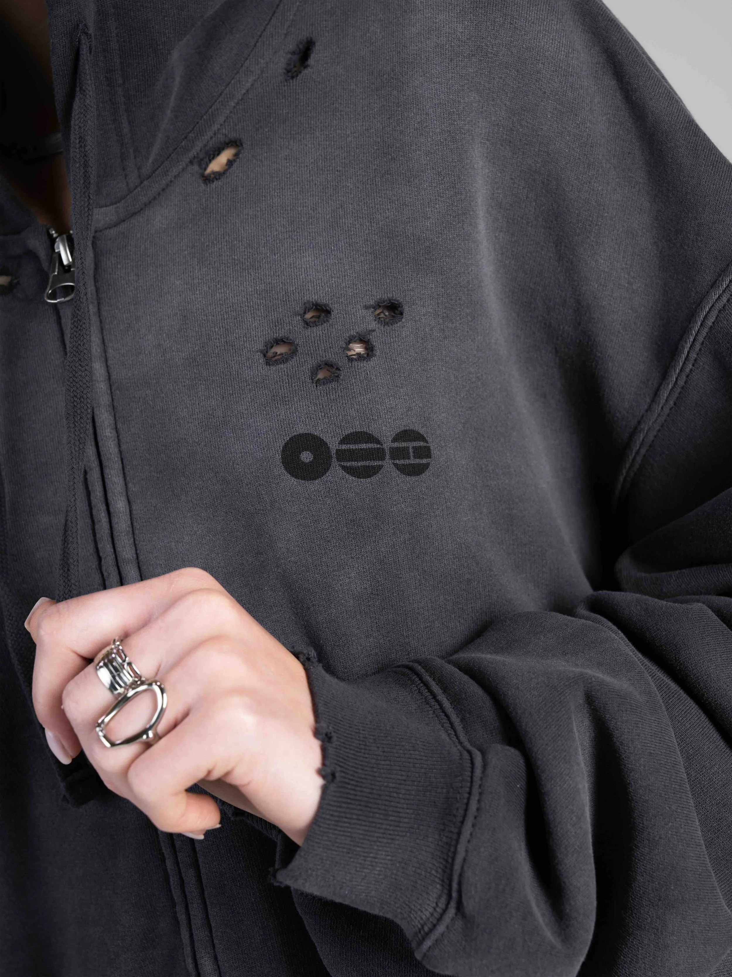 Zip-up Charcoal_MO 32.jpeg