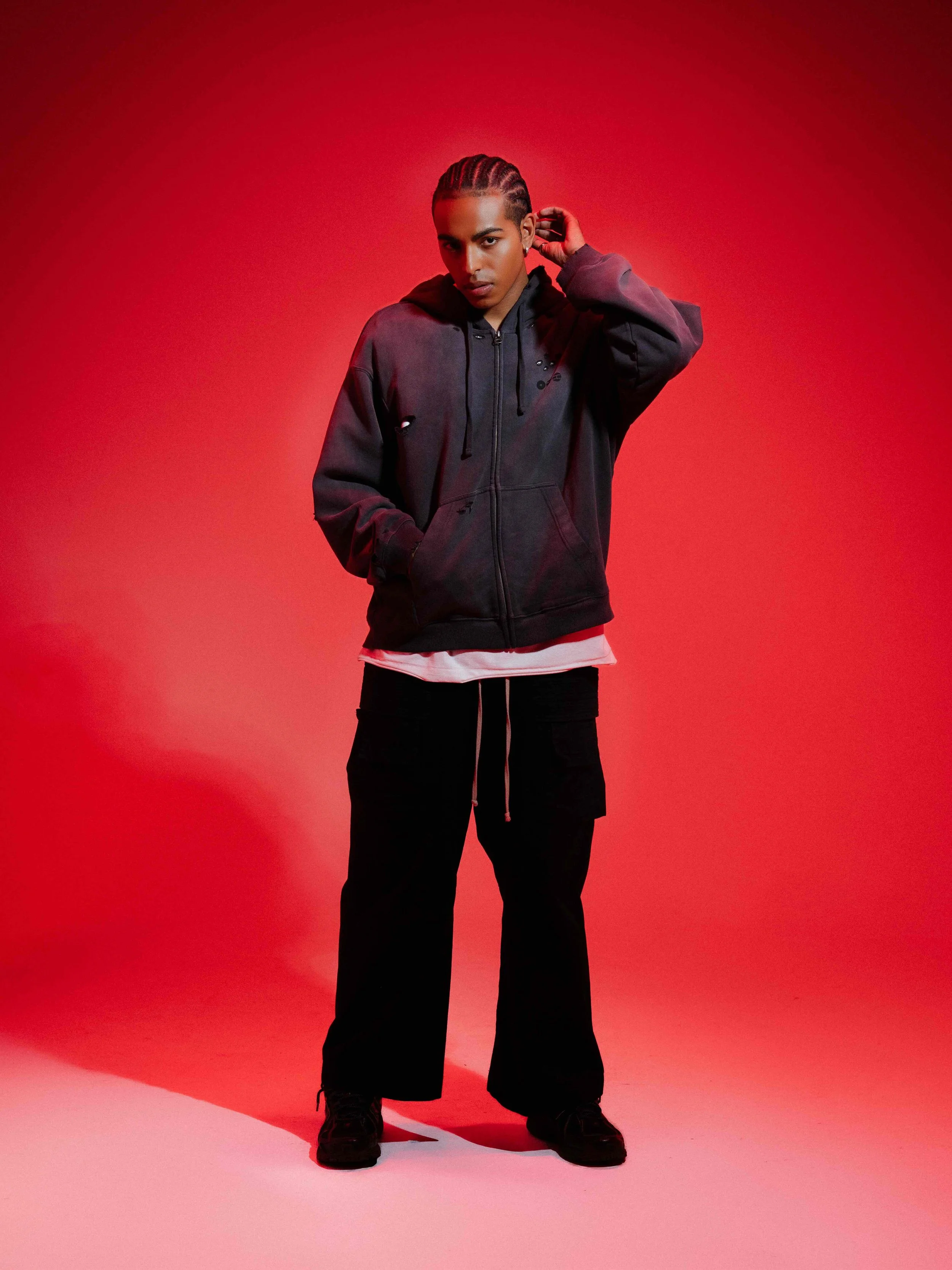 Zip-up Charcoal_MO 2.jpeg
