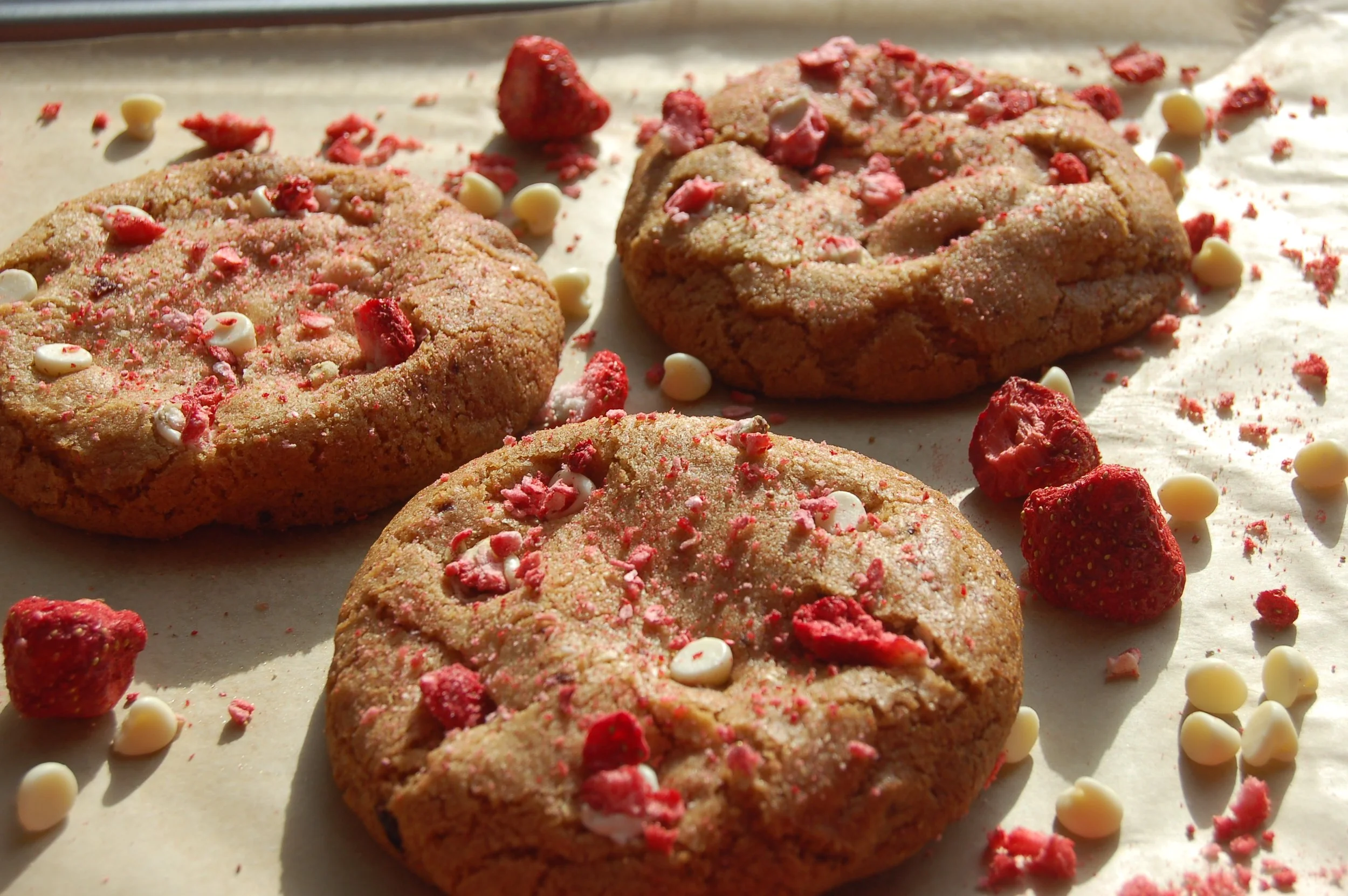 Strawberry & White Chocolate Cookie