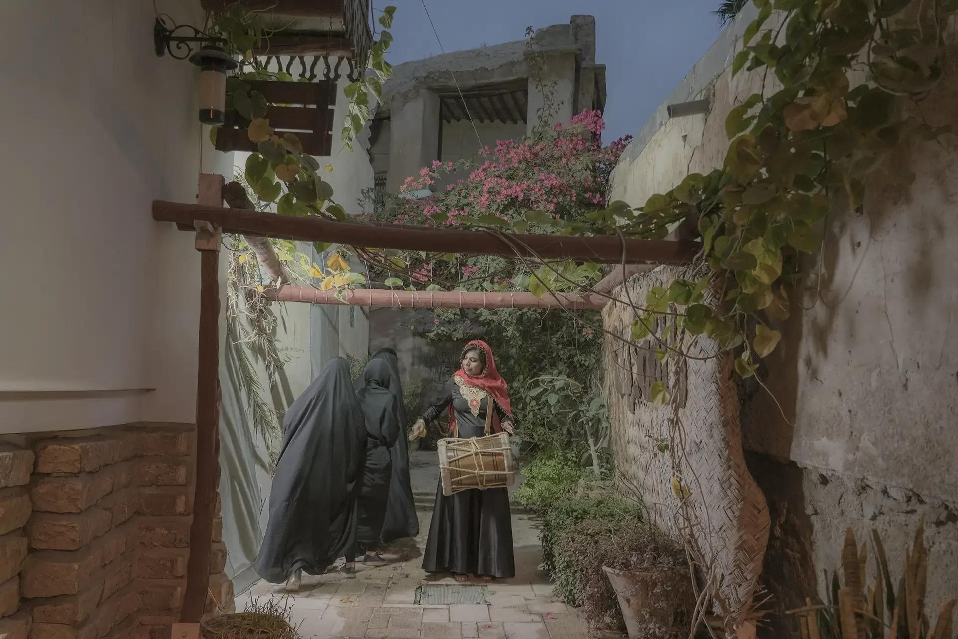 behrouz-badrouj-photographer-staged-photography-folk-music-african-music-bushehr-gheshm-bandarabbas-Resonating-Silences-women-singer.webp