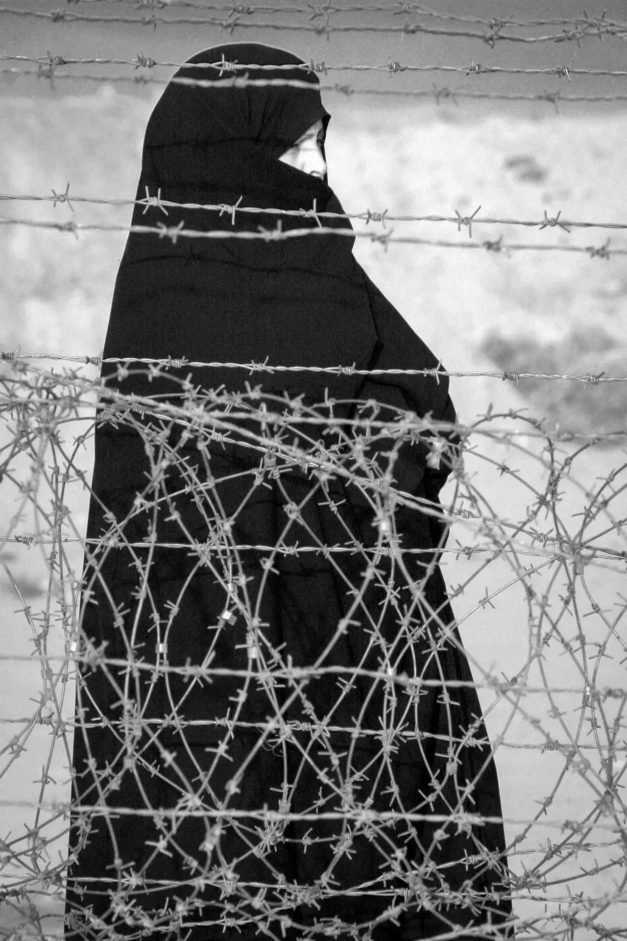 behrouz-badrouj-photography-portrait-women-shalamcheh-khuzestan-borderline-iranian-women-.webp