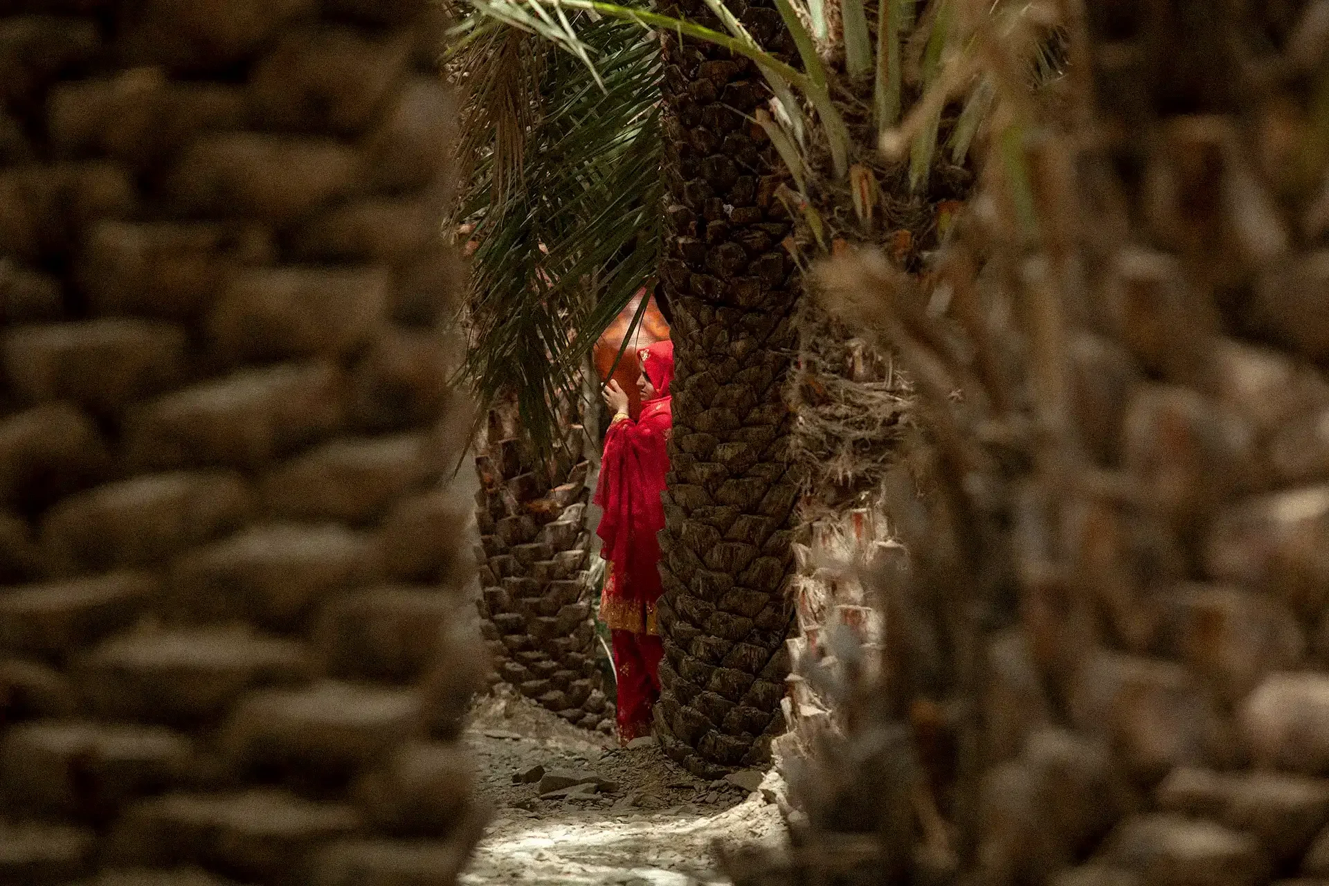 behrouz-badrouj-photography-portrait-khash-baluchistan-saravan-iran-dateln-women-1.webp