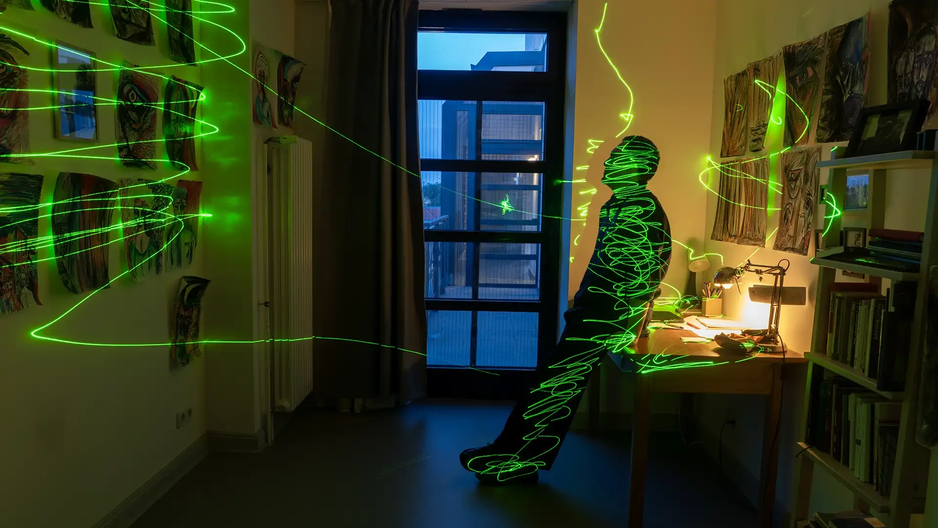 behrouz-badrouj-photography-green-pointer-farhad-babaei-10.webp