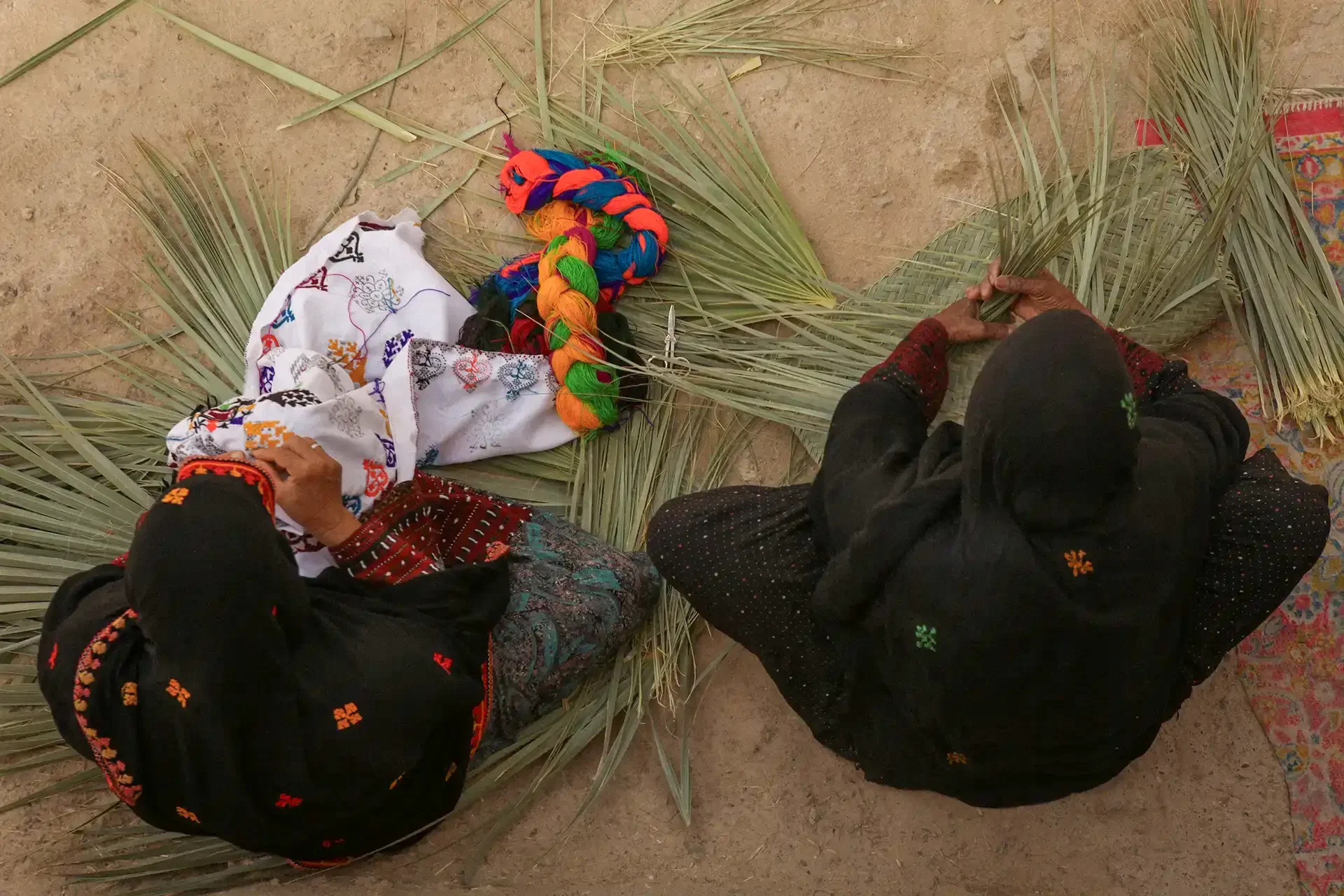 behrouz-badrouj-photography-portrait-documentary-handicrafts-iranshahr-baluchistan-iran-women-2.webp
