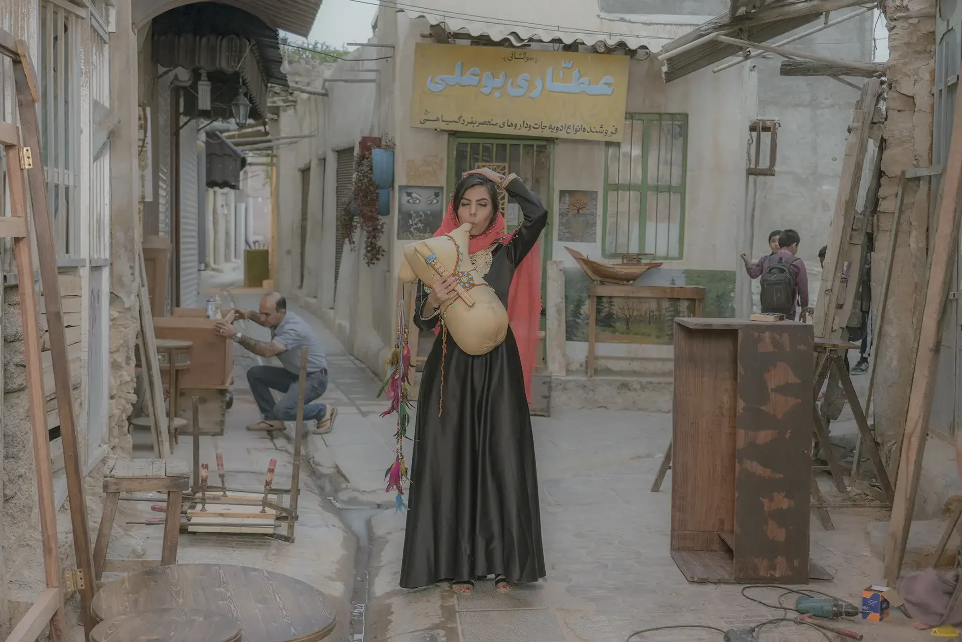 behrouz-badrouj-photographer-staged-photography-folk-music-african-music-bushehr-gheshm-bandarabbas-Resonating-Silences-women-singer.webp