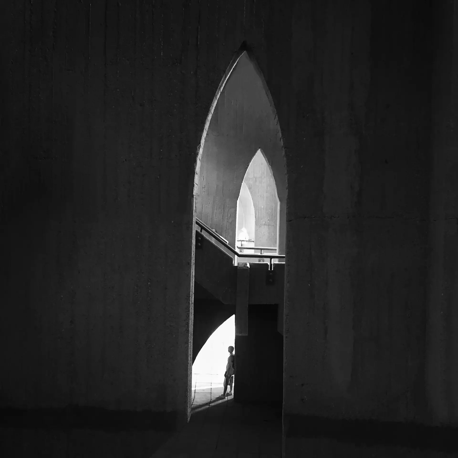 behrouz-badrouj-photography-moments-architecture-takhti-sport-complex-tehran-iran.webp