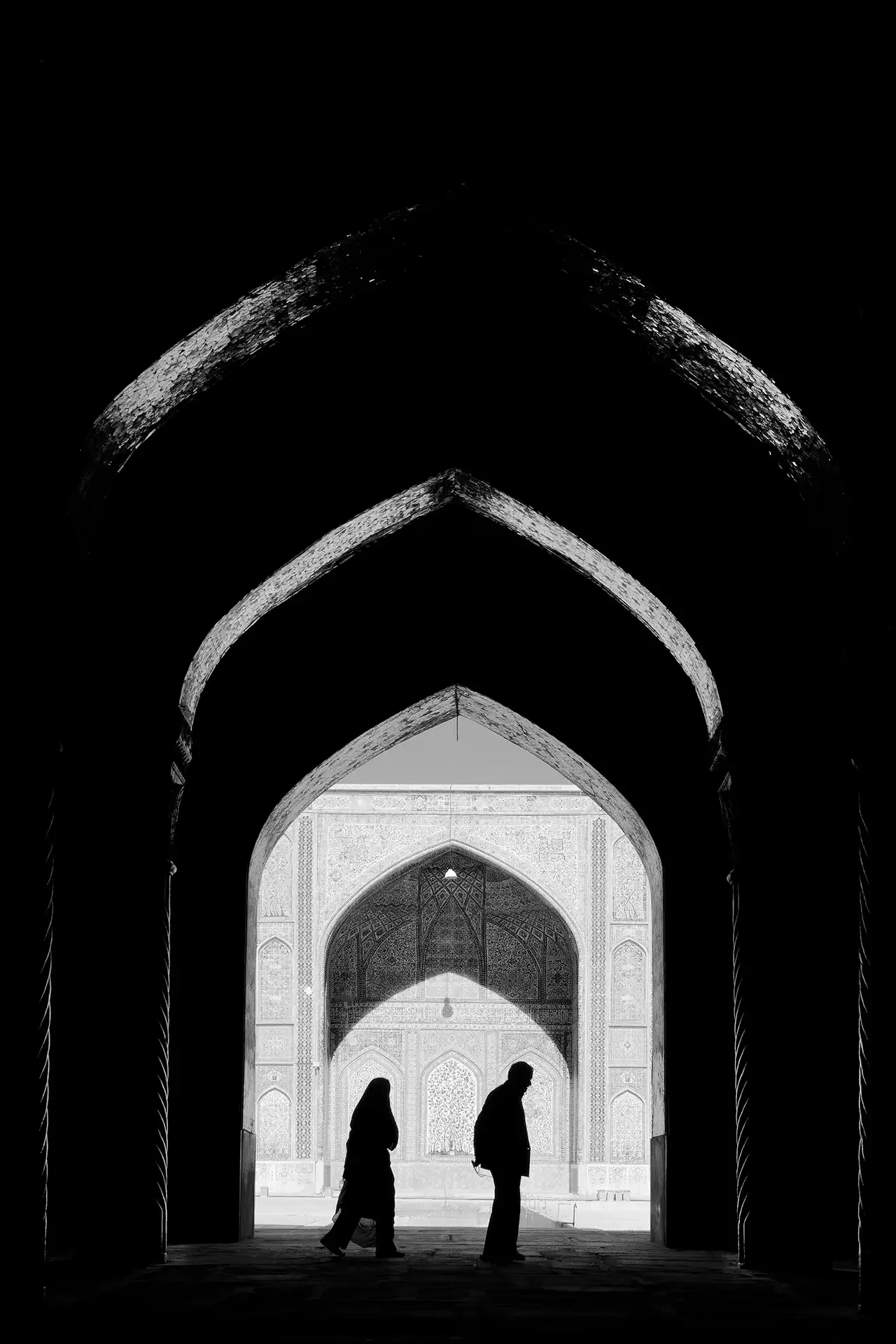 behrouz-badrouj-photography-shiraz-nasiralmolk-mosque-iran.webp