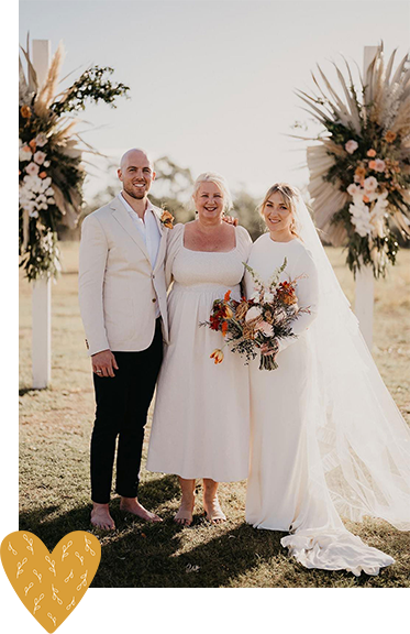 Brisbane and Gold Coast wedding celebrant with personality