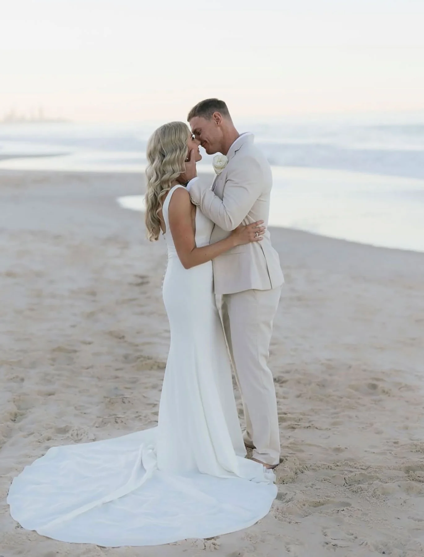 Gold Coast wedding celebrant for Australian and international elopements