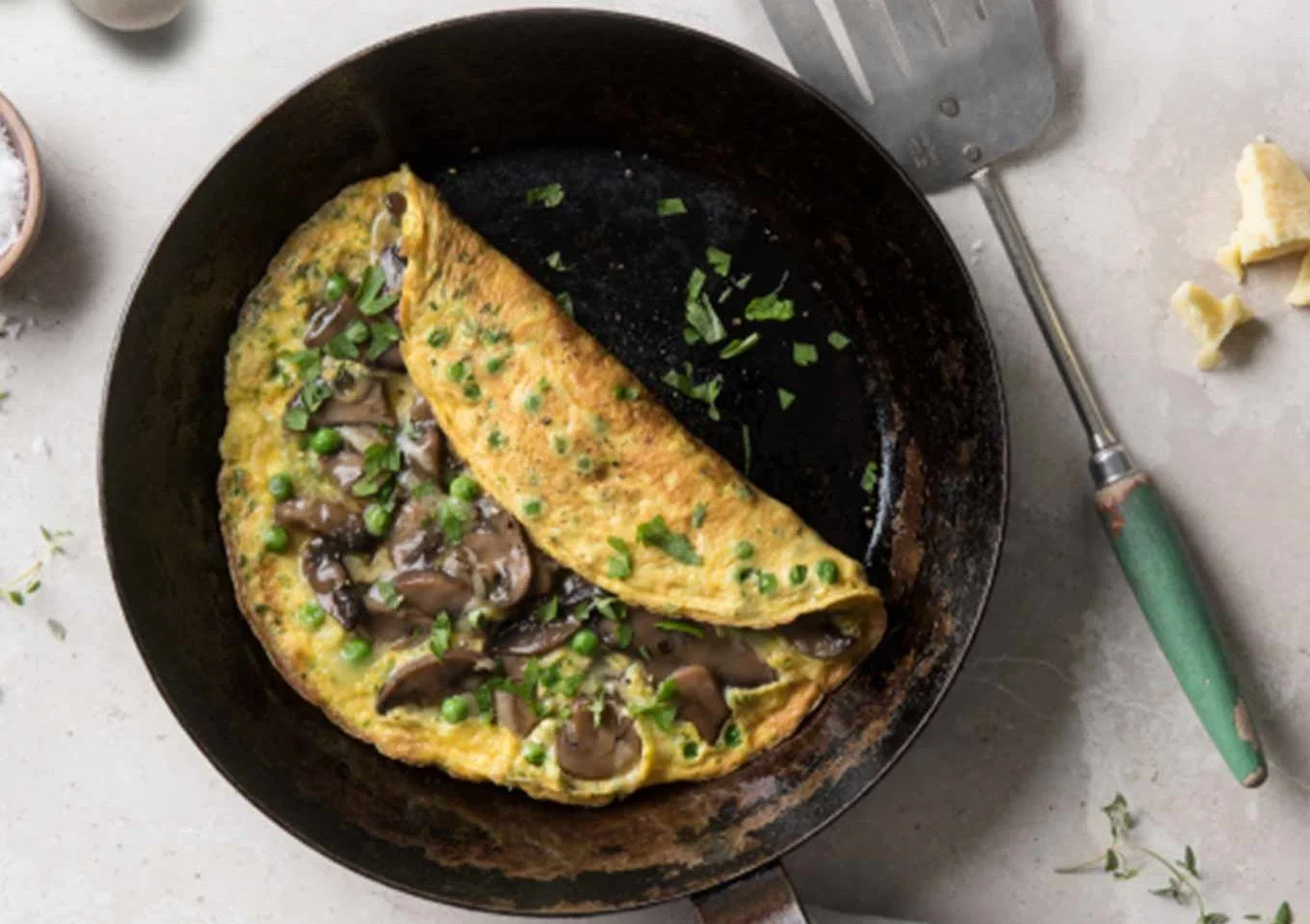 Cheesy Mushroom, Pea &amp; Herb Omelette - meal time emergency