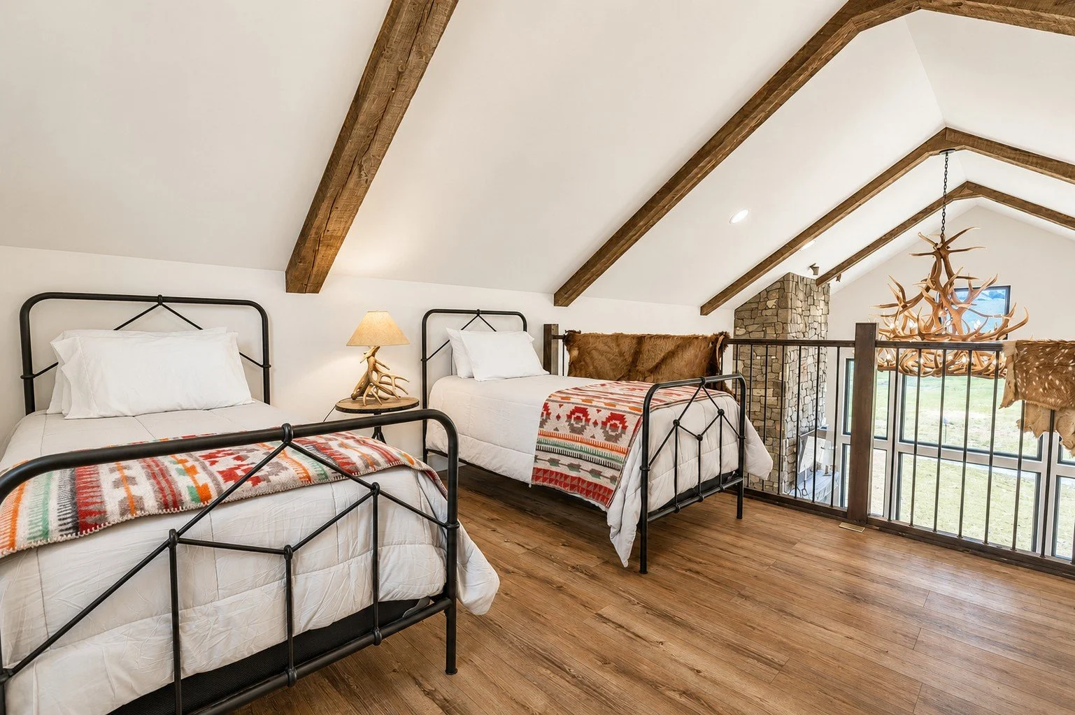 15 LOFT.jpg