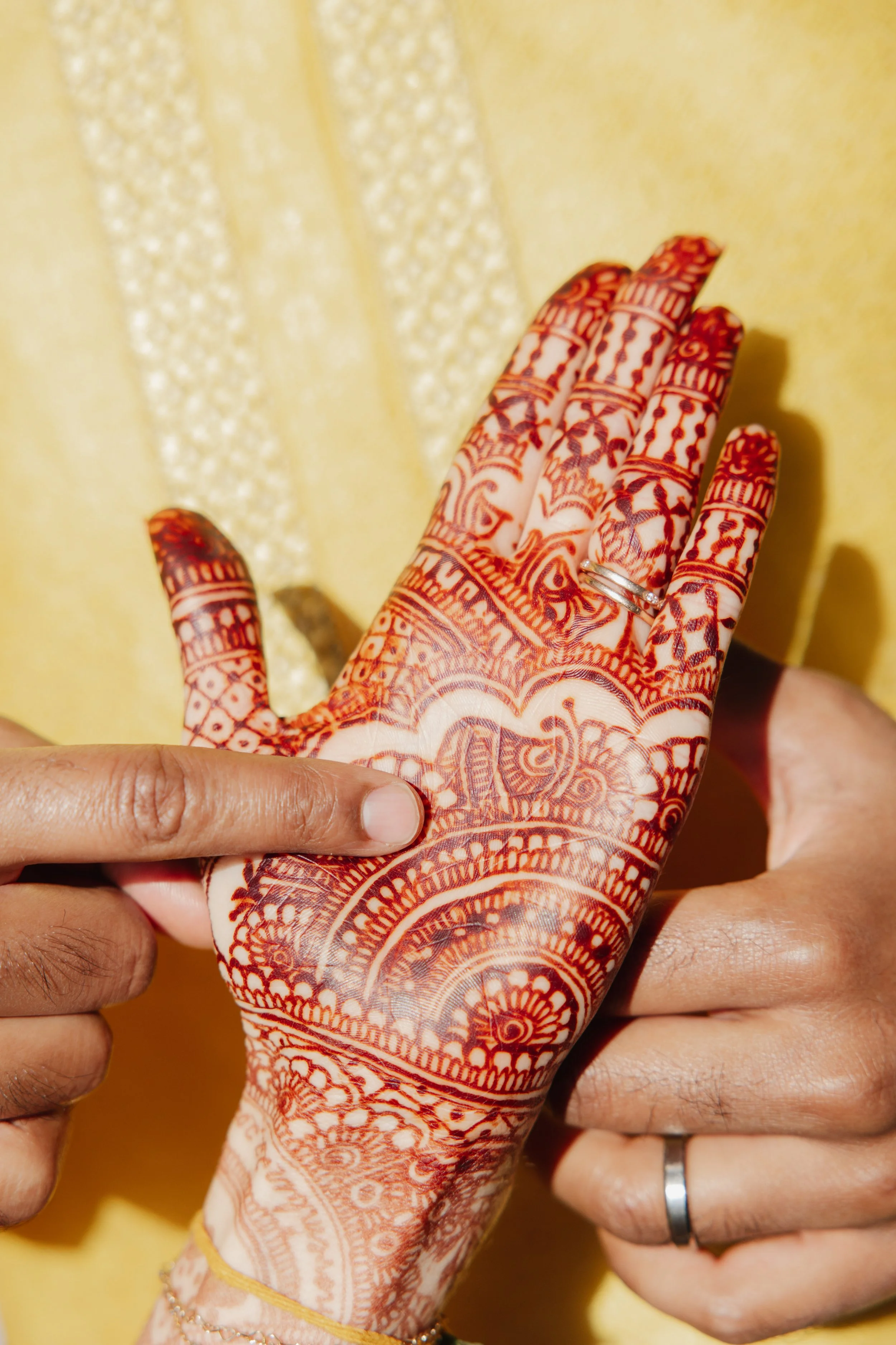  Bride and guests during daytime mehndi ceremony, Orange County South Asian wedding 