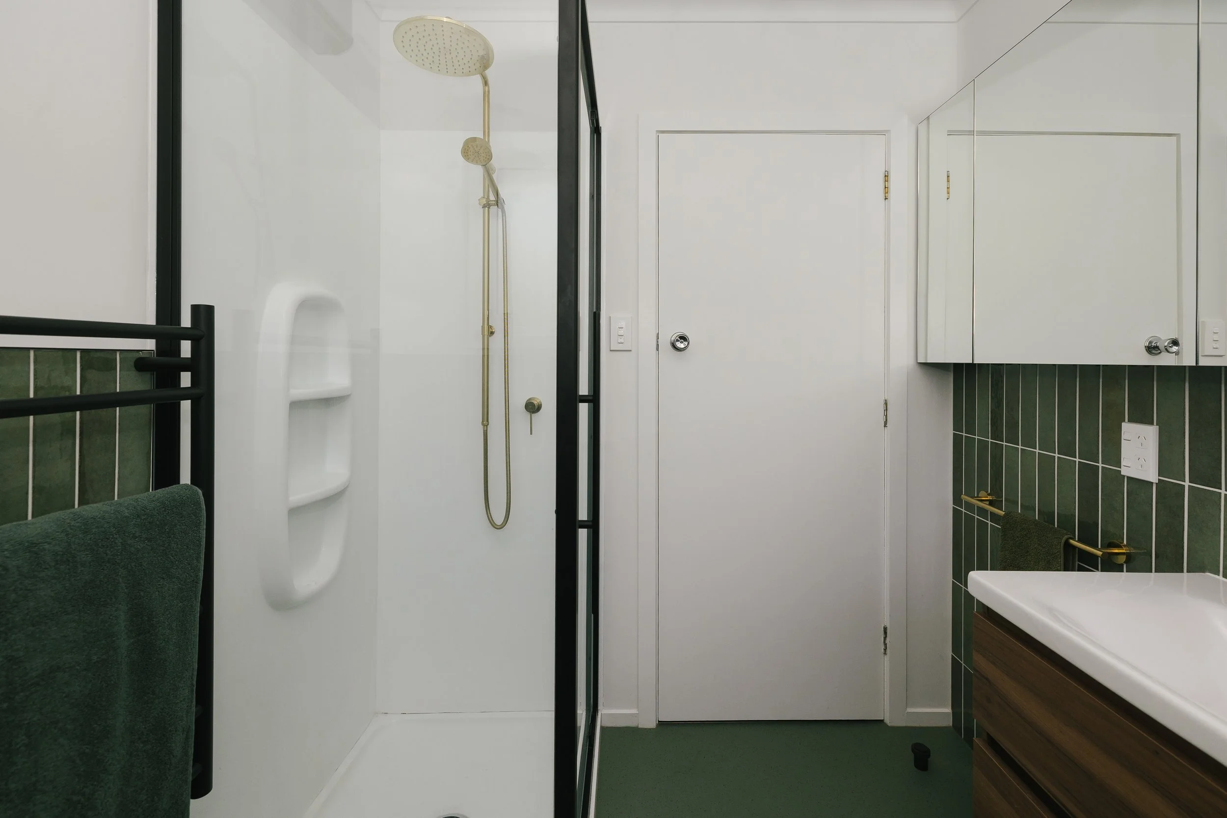 20230411WorchesterStBathroomPhotography-20.jpg