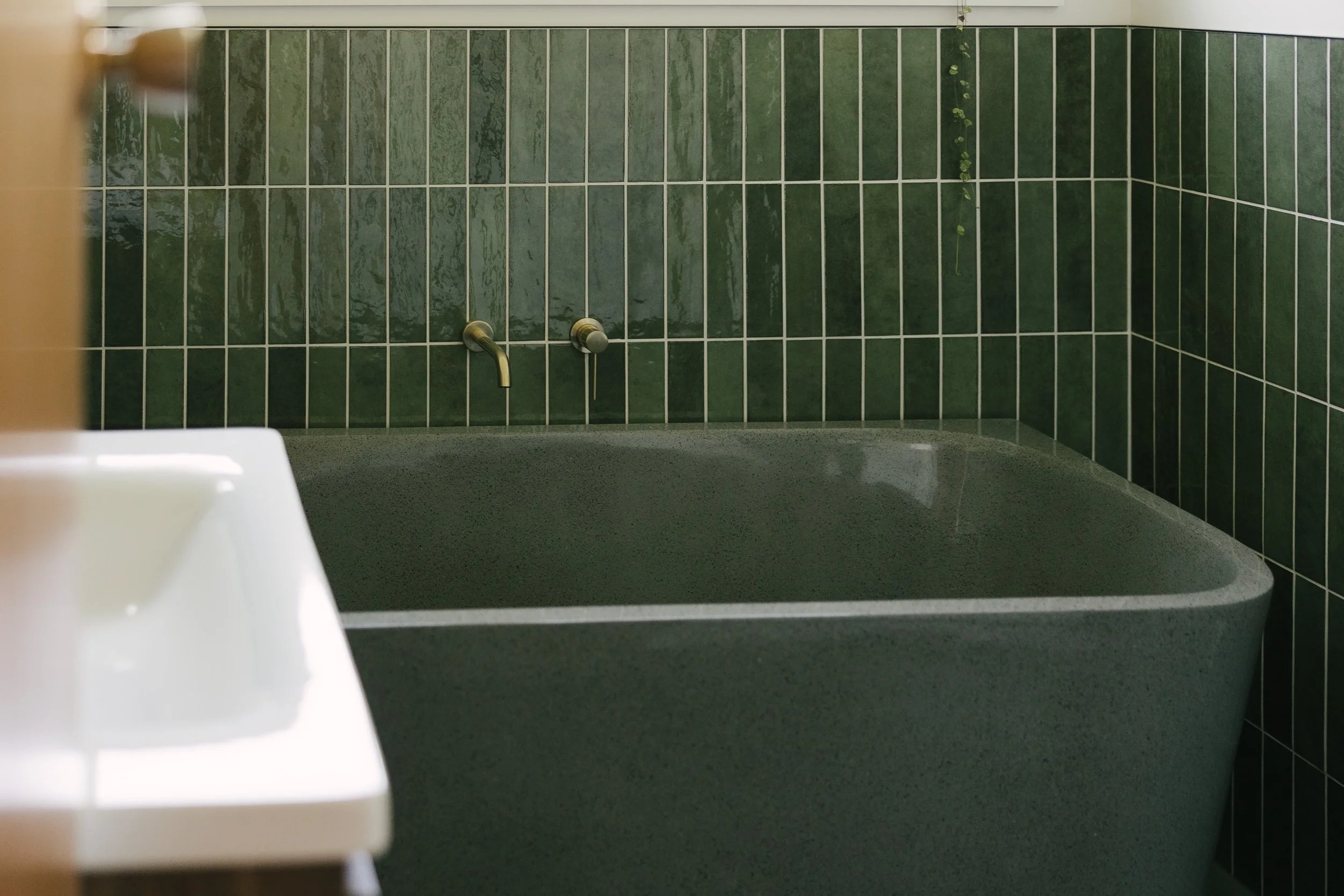 20230411WorchesterStBathroomPhotography.jpg