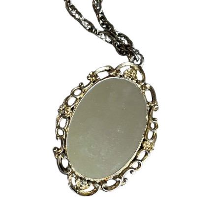 gold_necklace2-removebg-preview.png