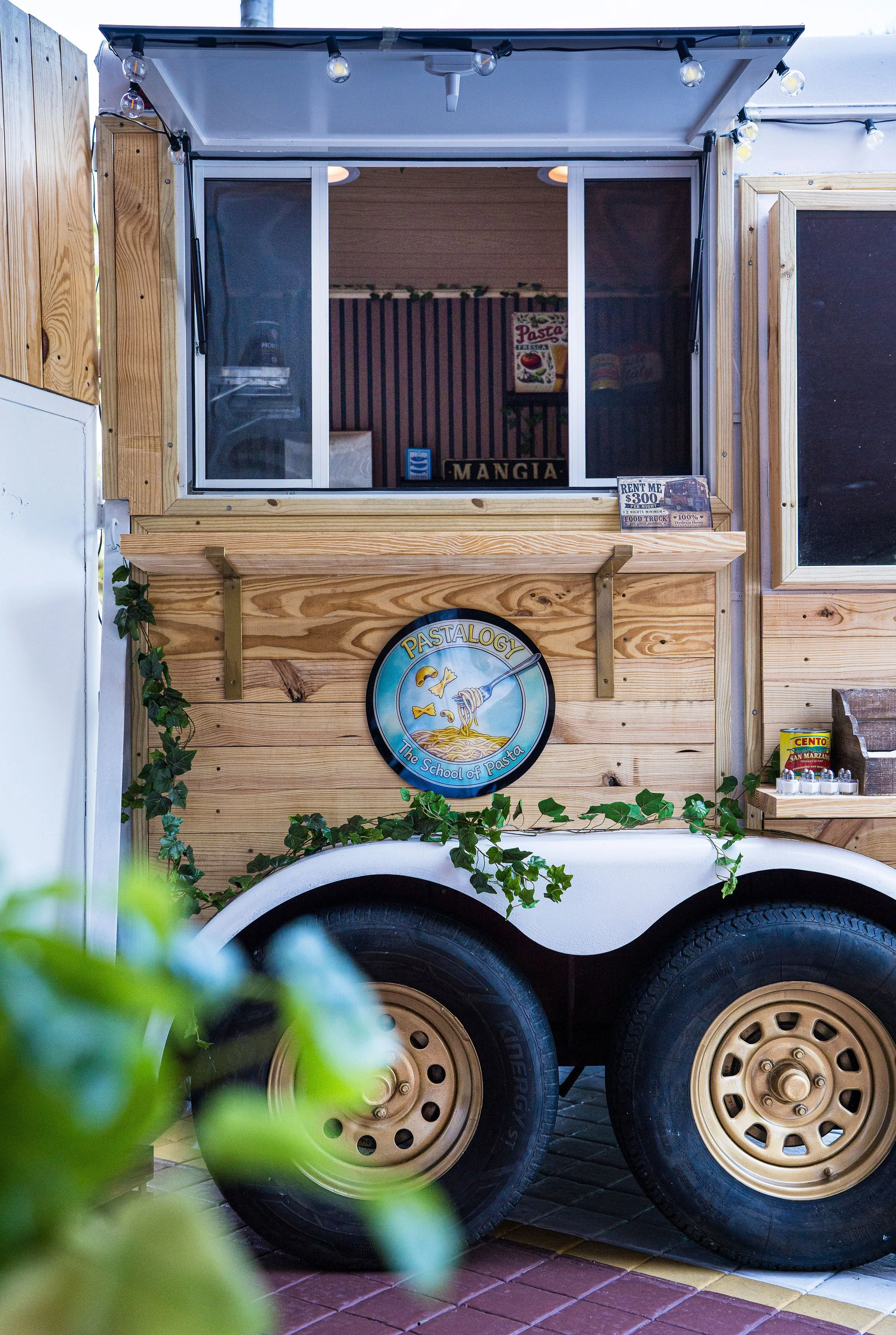 Food Truck vs. Food Trailer: Which One Actually Lets You Run a Business?