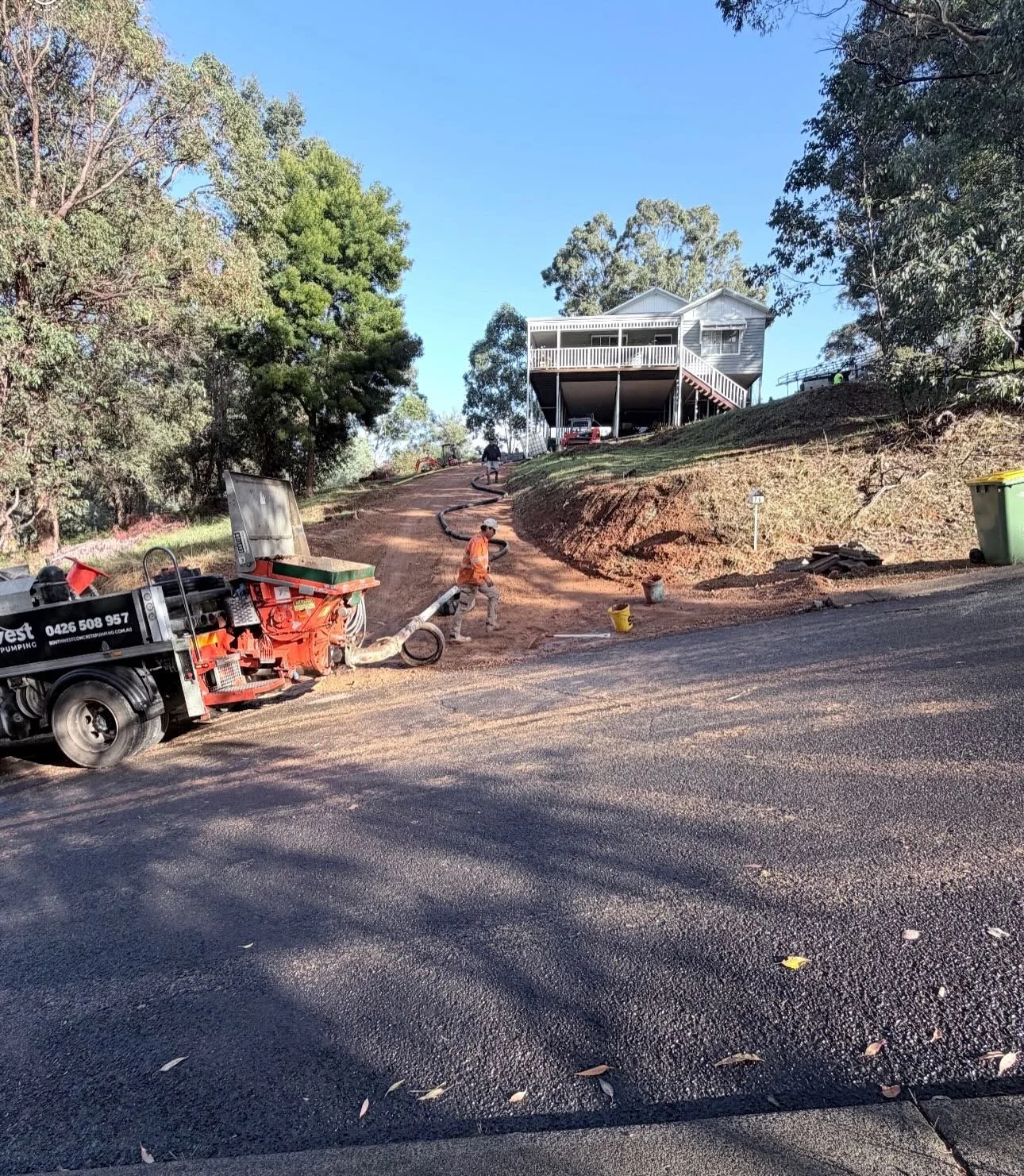 Not all heroes wear capes.. 😂🫠 

#concretelinepumping #perthconcrete #bridgetown #perthbuilder #perthconcretelinepump
