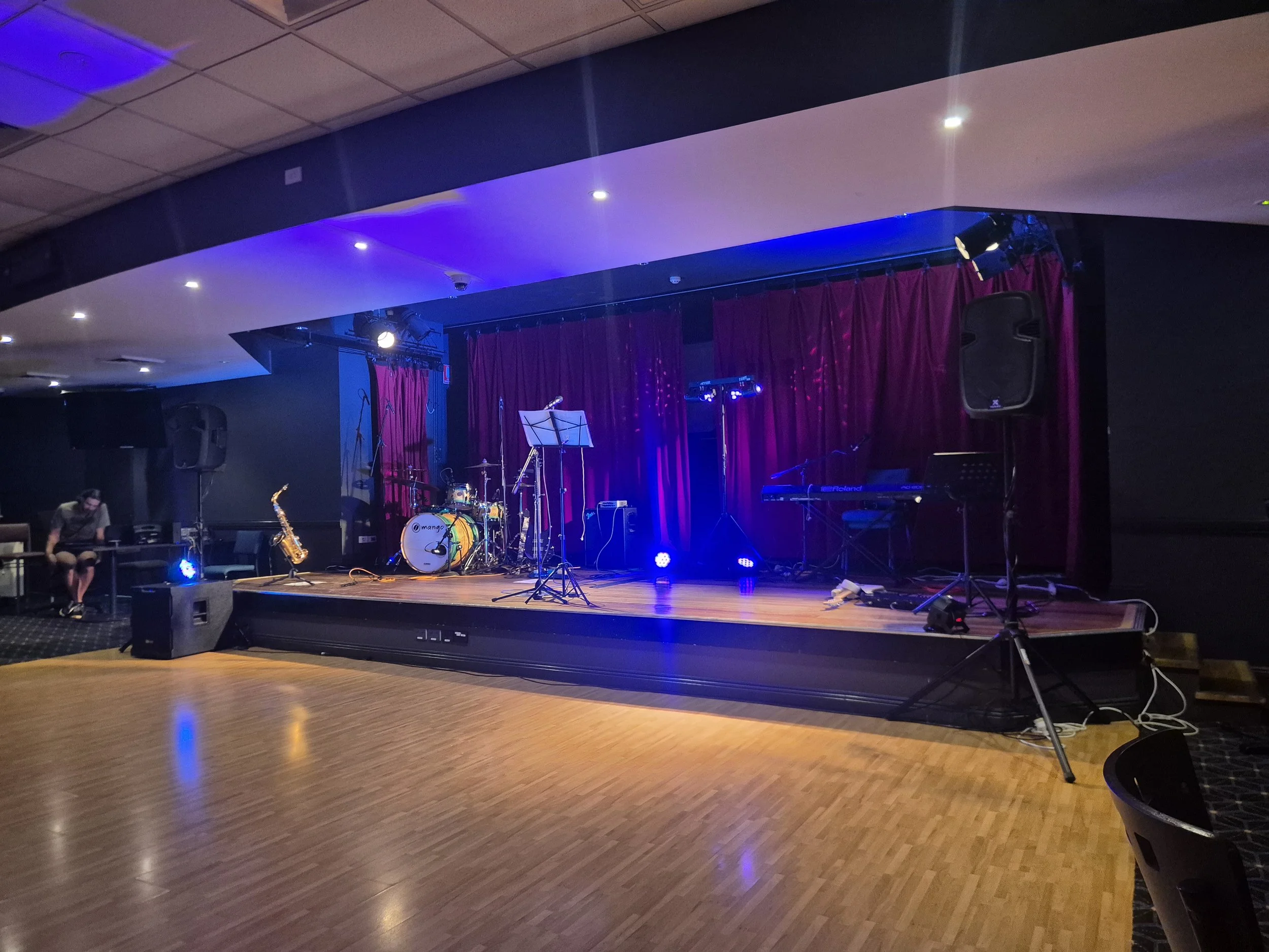 Cohesion Stage Set Up