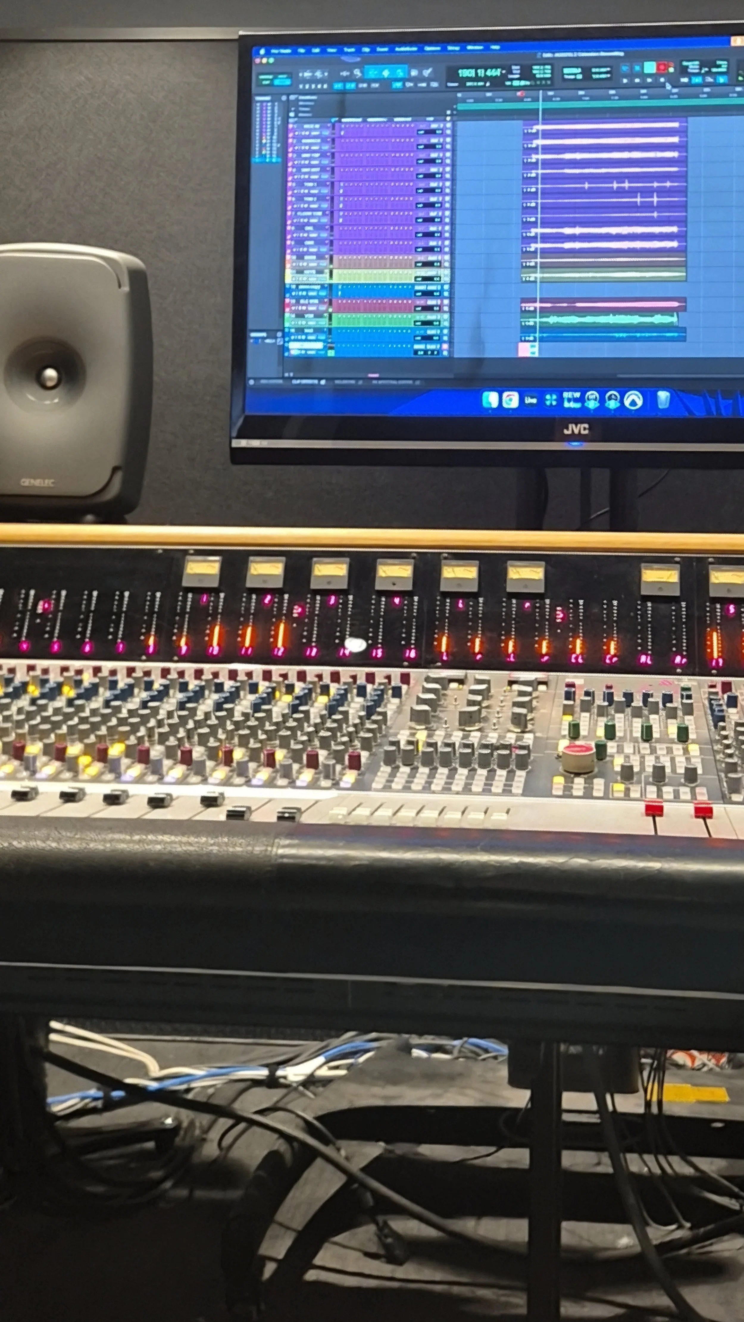 Neve Custom Series 75 Mixing Session