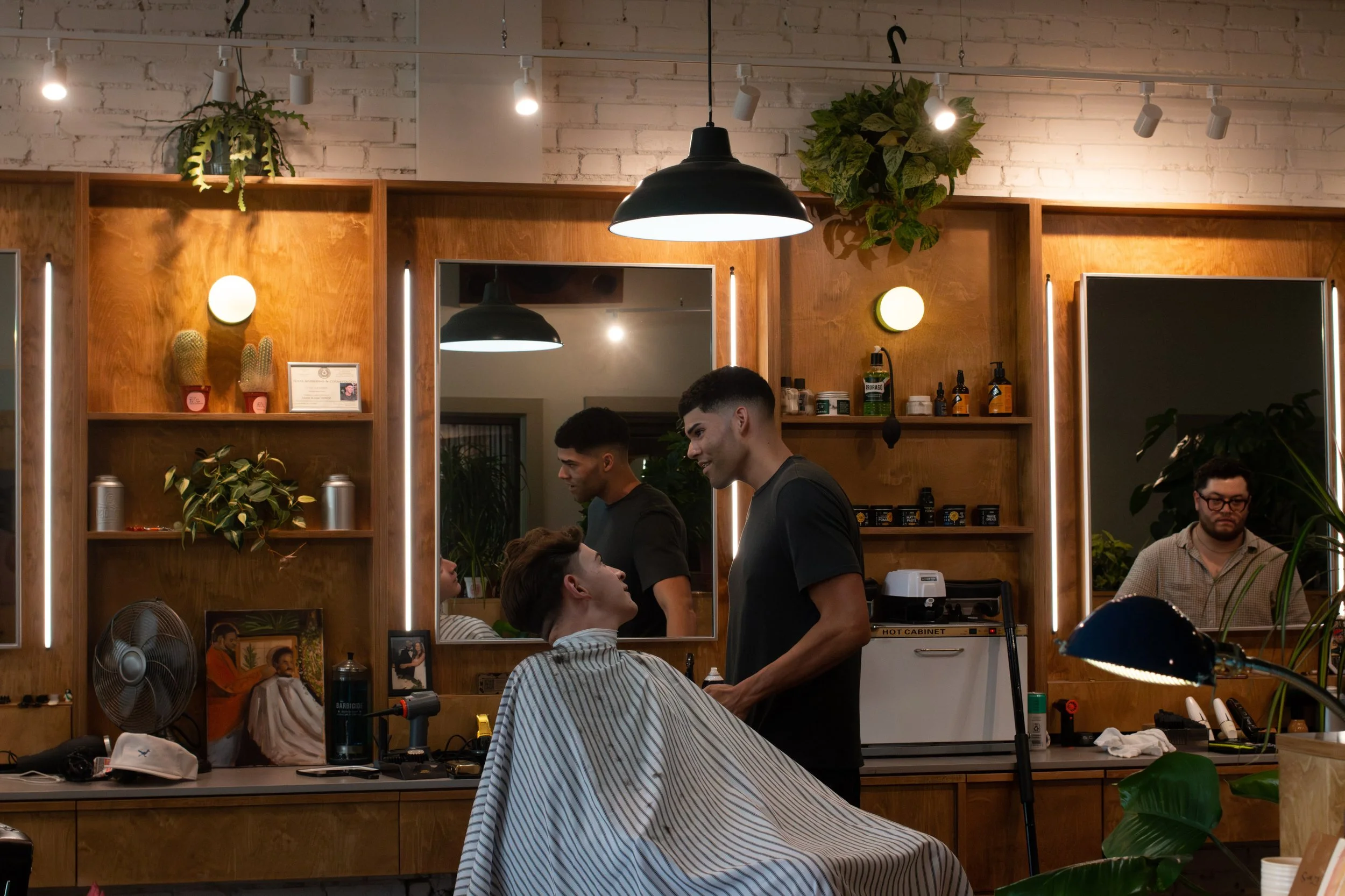 FTWBarbershop_Barbers_003.jpg
