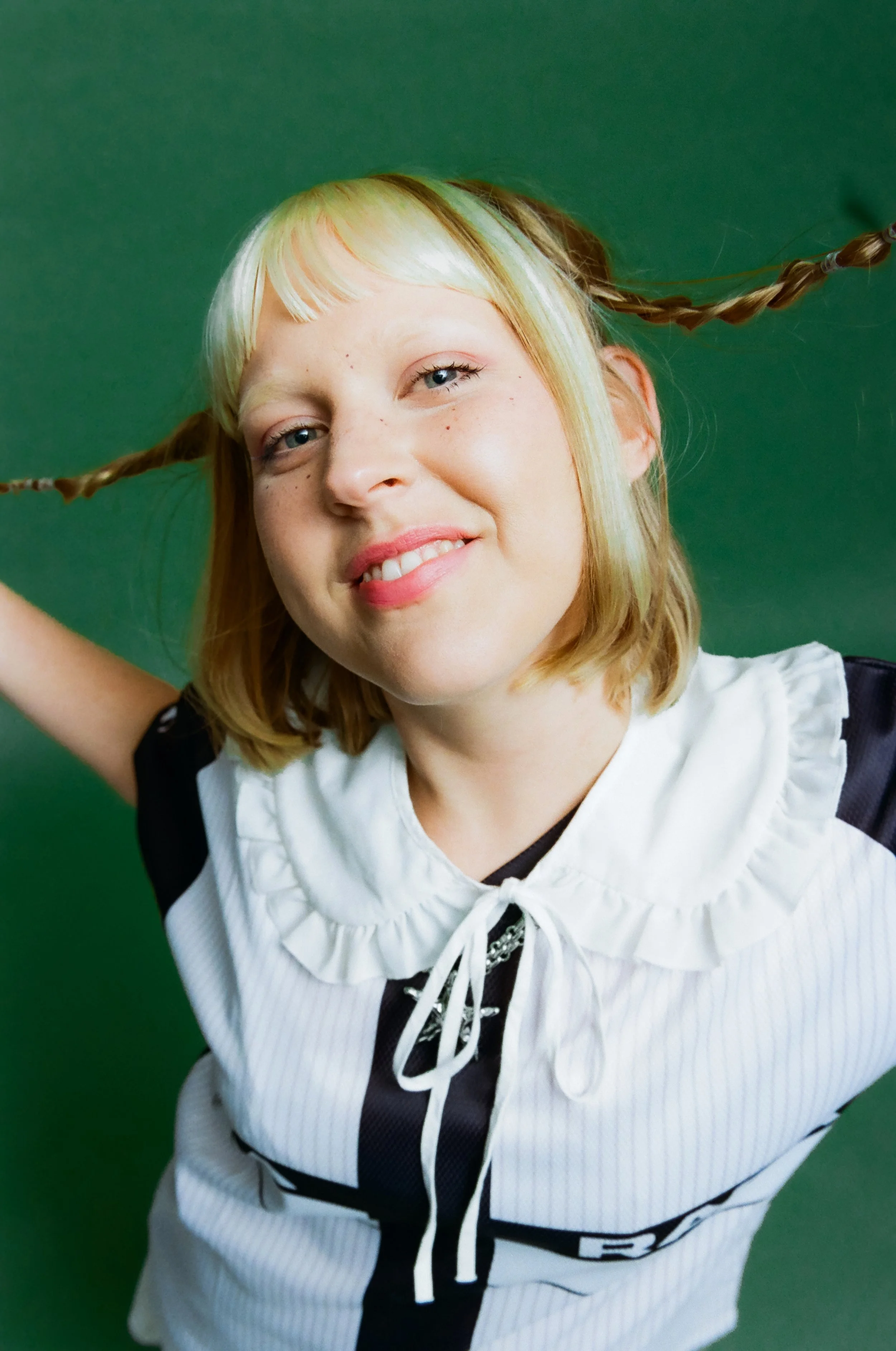 YOUR GIRL PHO - PRESS SHOTS
