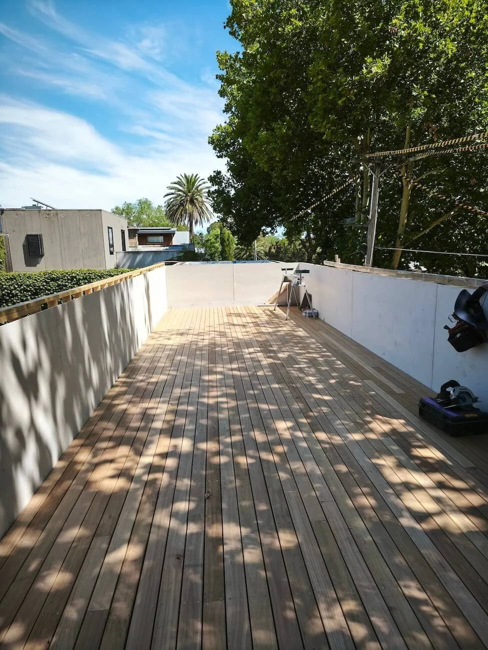 Oranssi project: wraparound deck