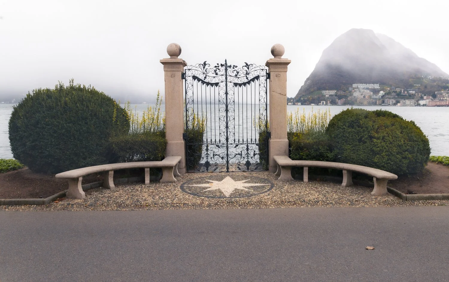 Gate 
