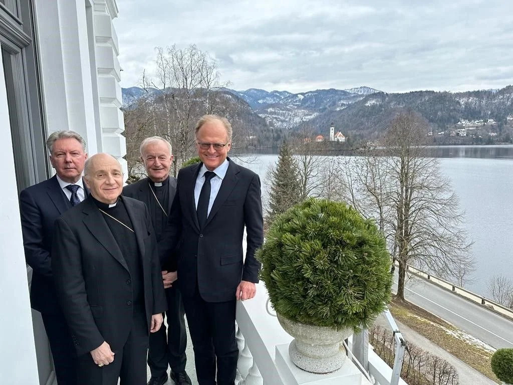 Neformalno srečanje predsednika Slovenskega zbora in apostolskega nuncija v R Sloveniji