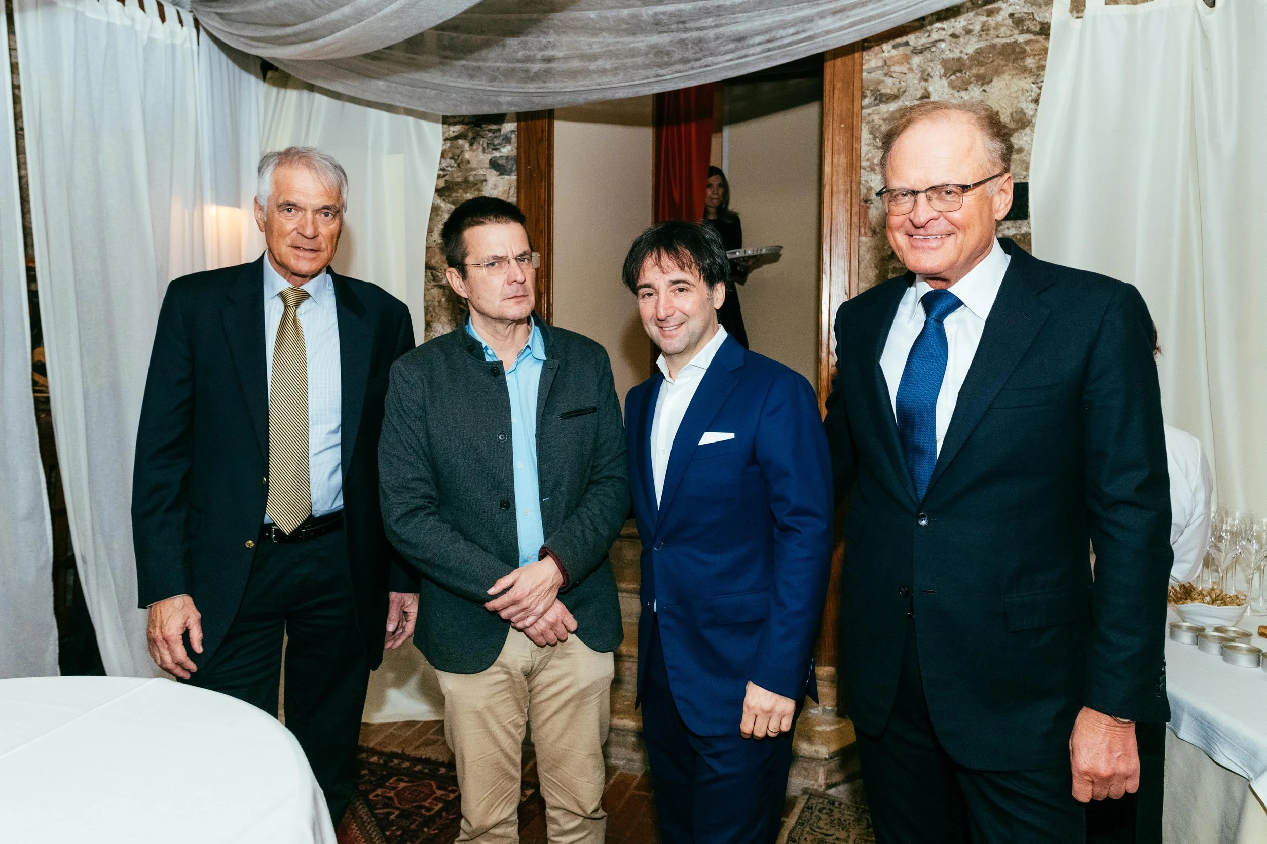 23073X8026.jpg