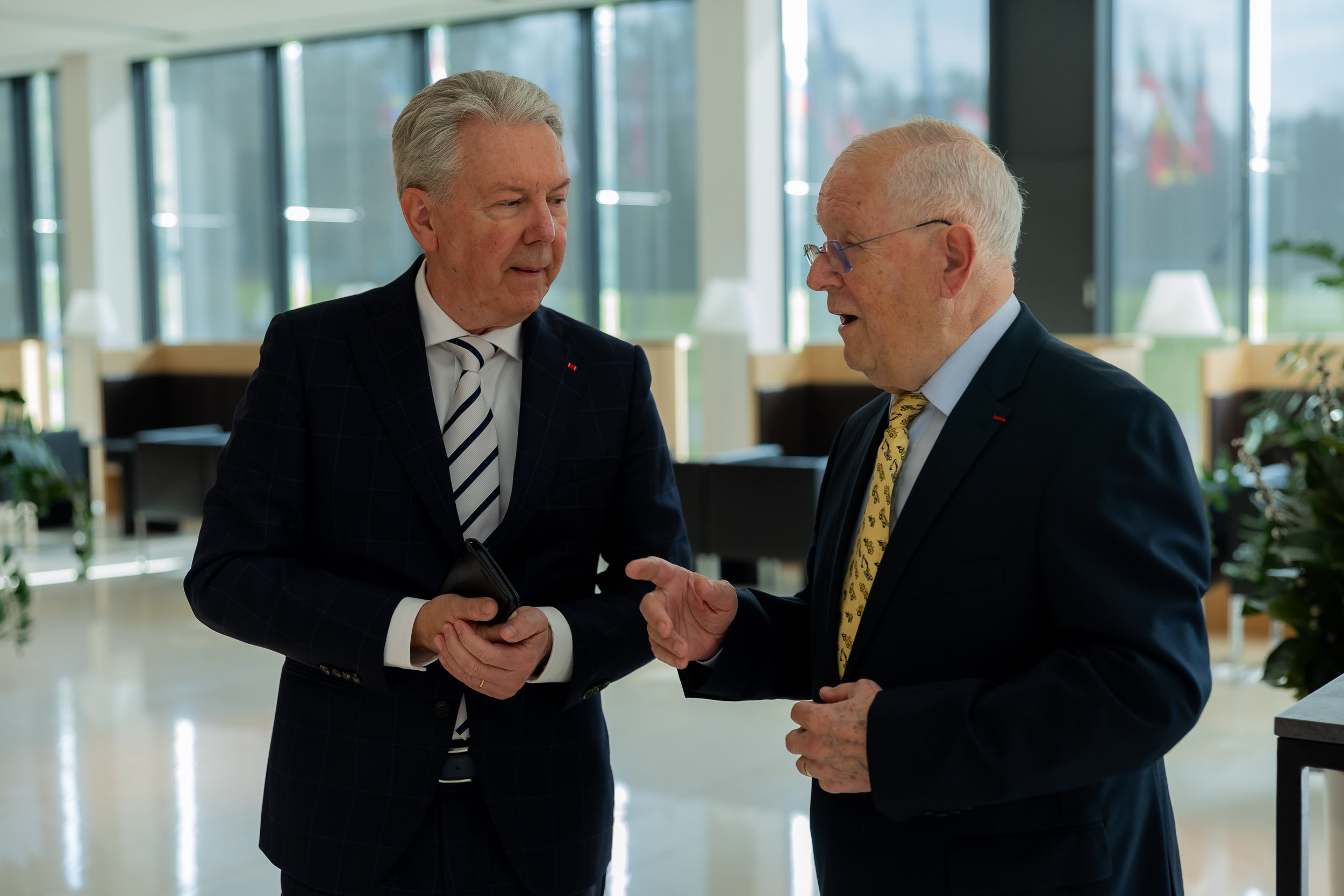 26181X 0383.jpg