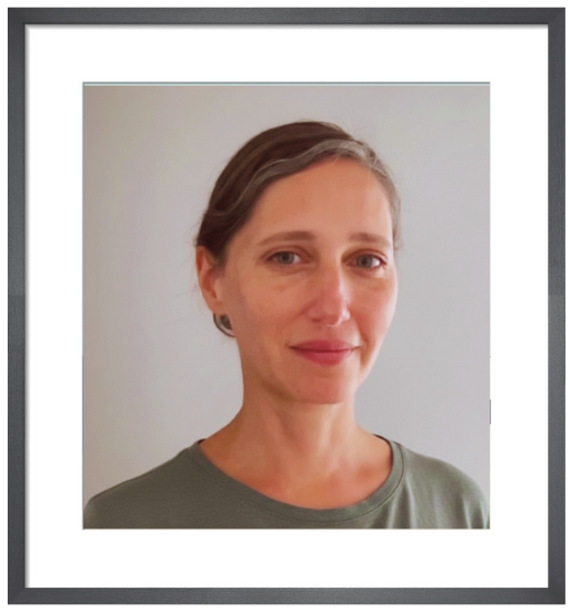 Viviana Doctorovich framed headshot
