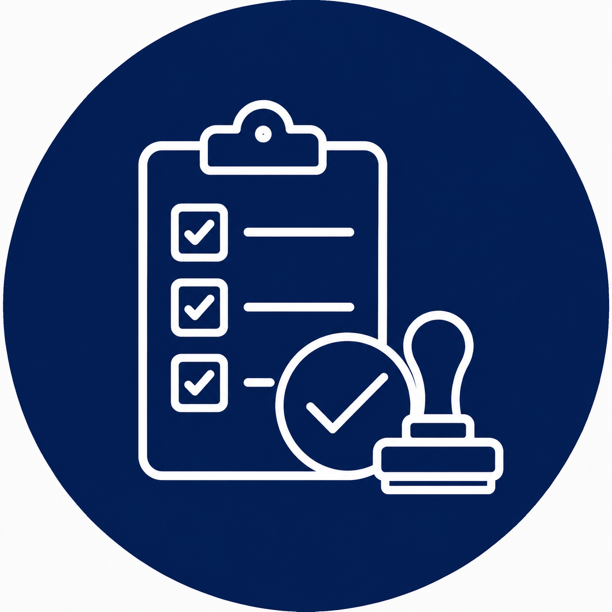 Symbolbild eines digitalen Checklisten-Tools mit Häkchen, einer Stempel und einem runden Häkchen-Icon, alles in einer blauen Kreisumgebung.