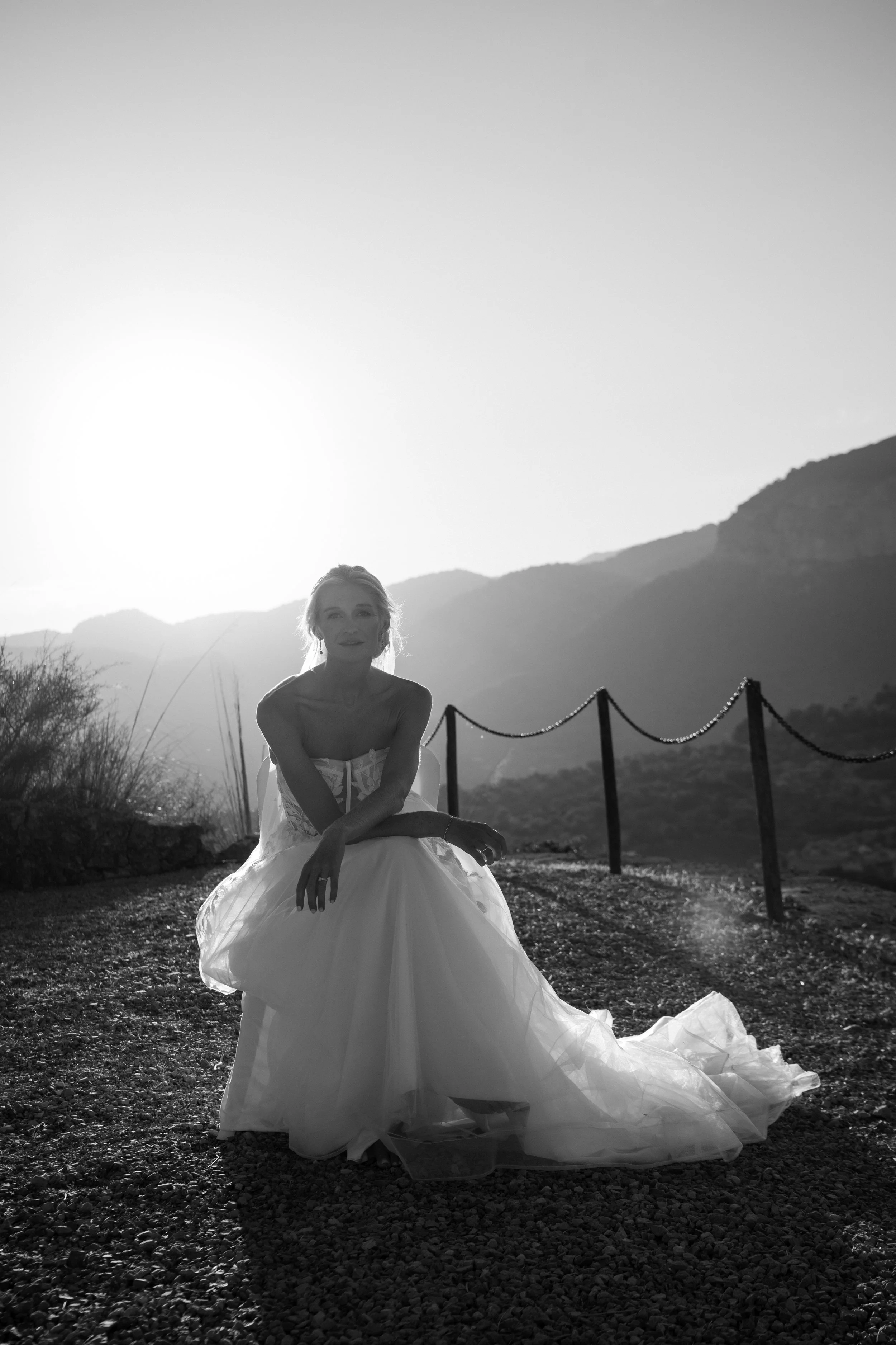 Wedding photography Mallorca – bride from behind at vineyard Finca