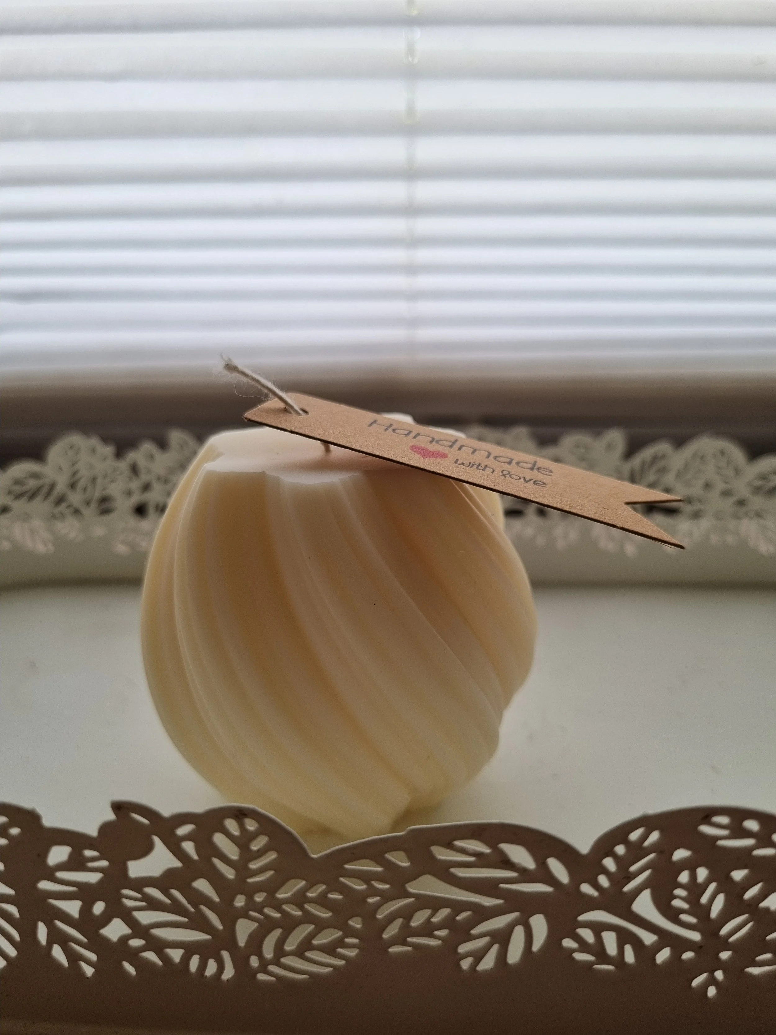 Handgefertigte Swirl Kerze Größe M aus Bio Sojawachs vegan ohne Paraffin