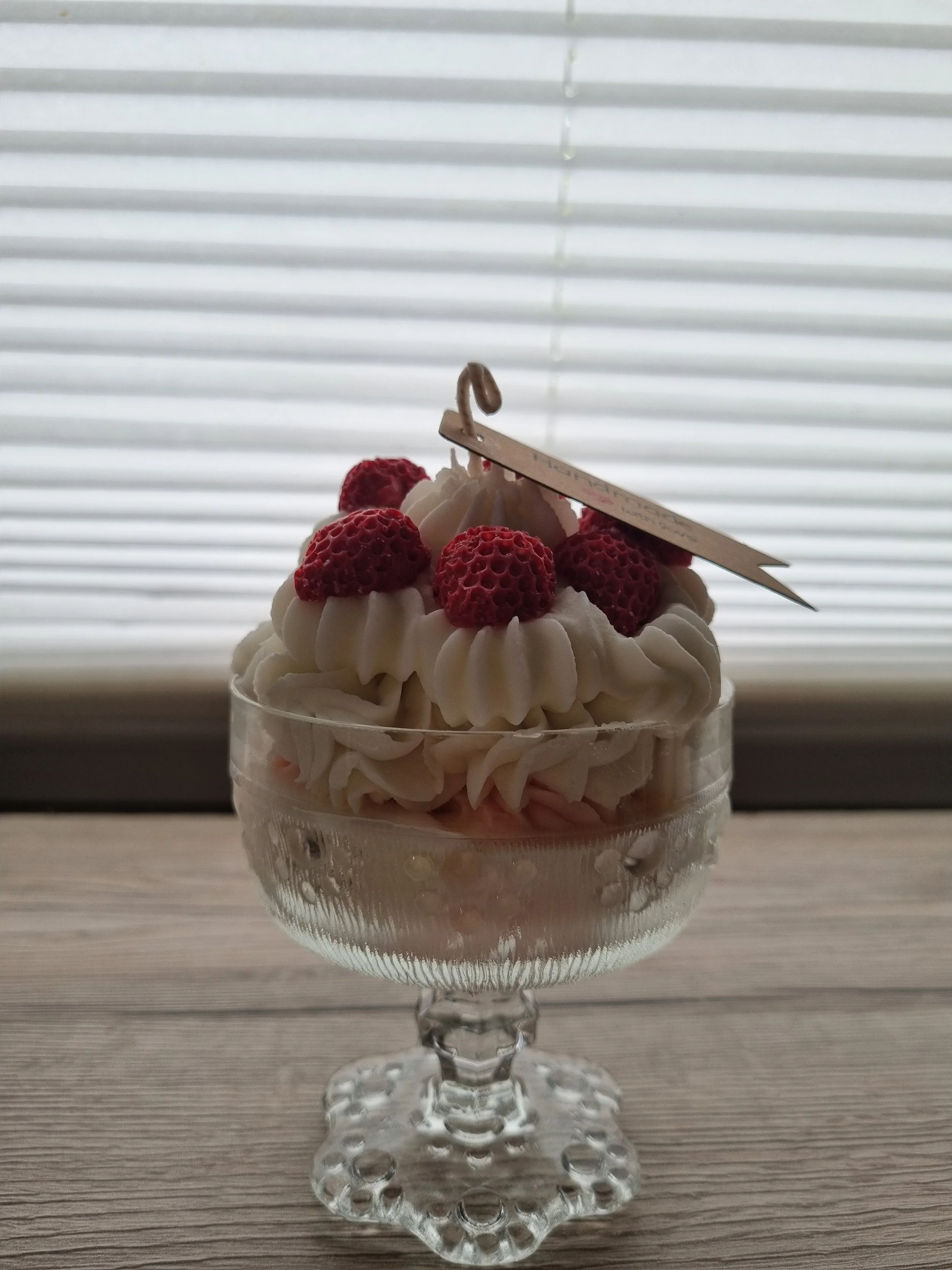 Handgefertigte Dessertkerze Duftkerze Erdbeerdessert Bio Sojawachs vegan ohne Paraffin