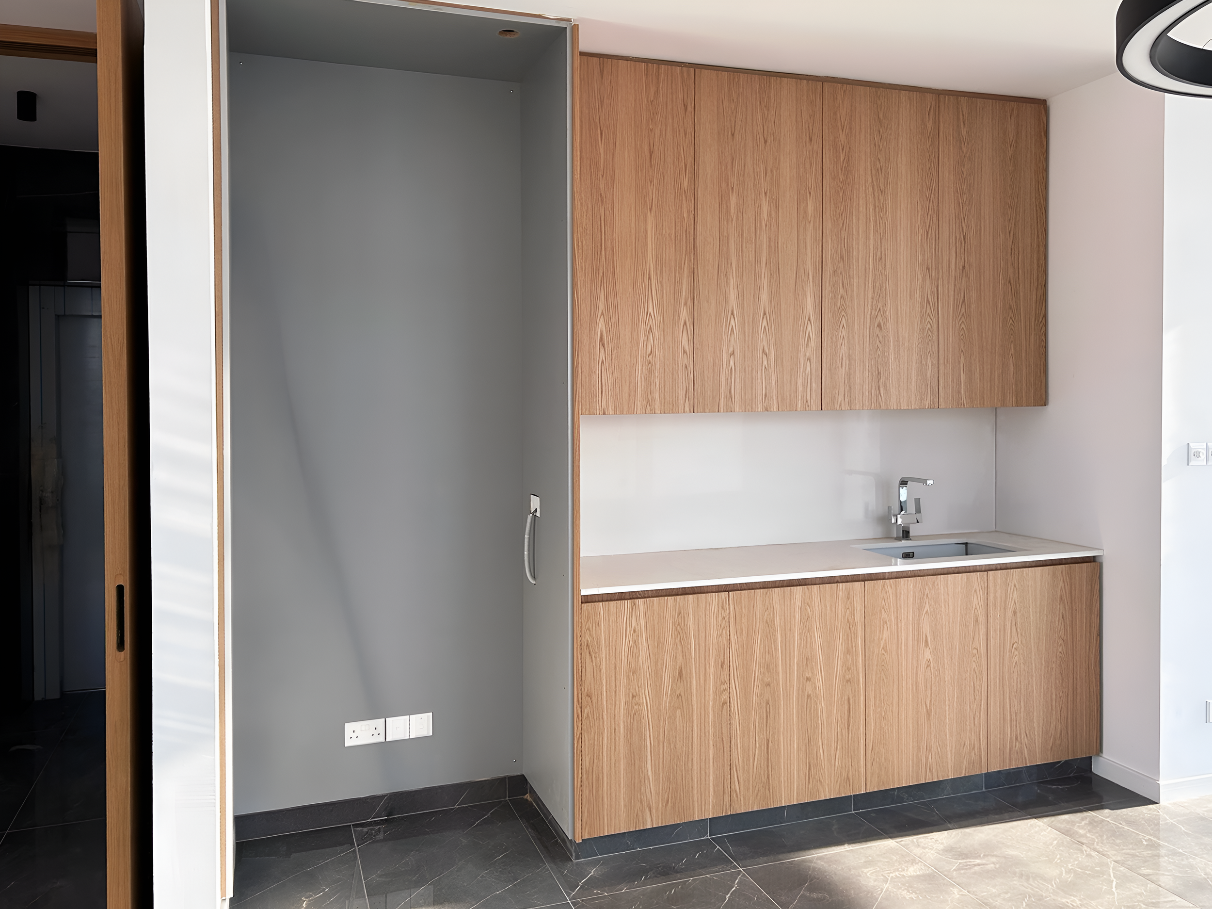 An image of the kitchenette.