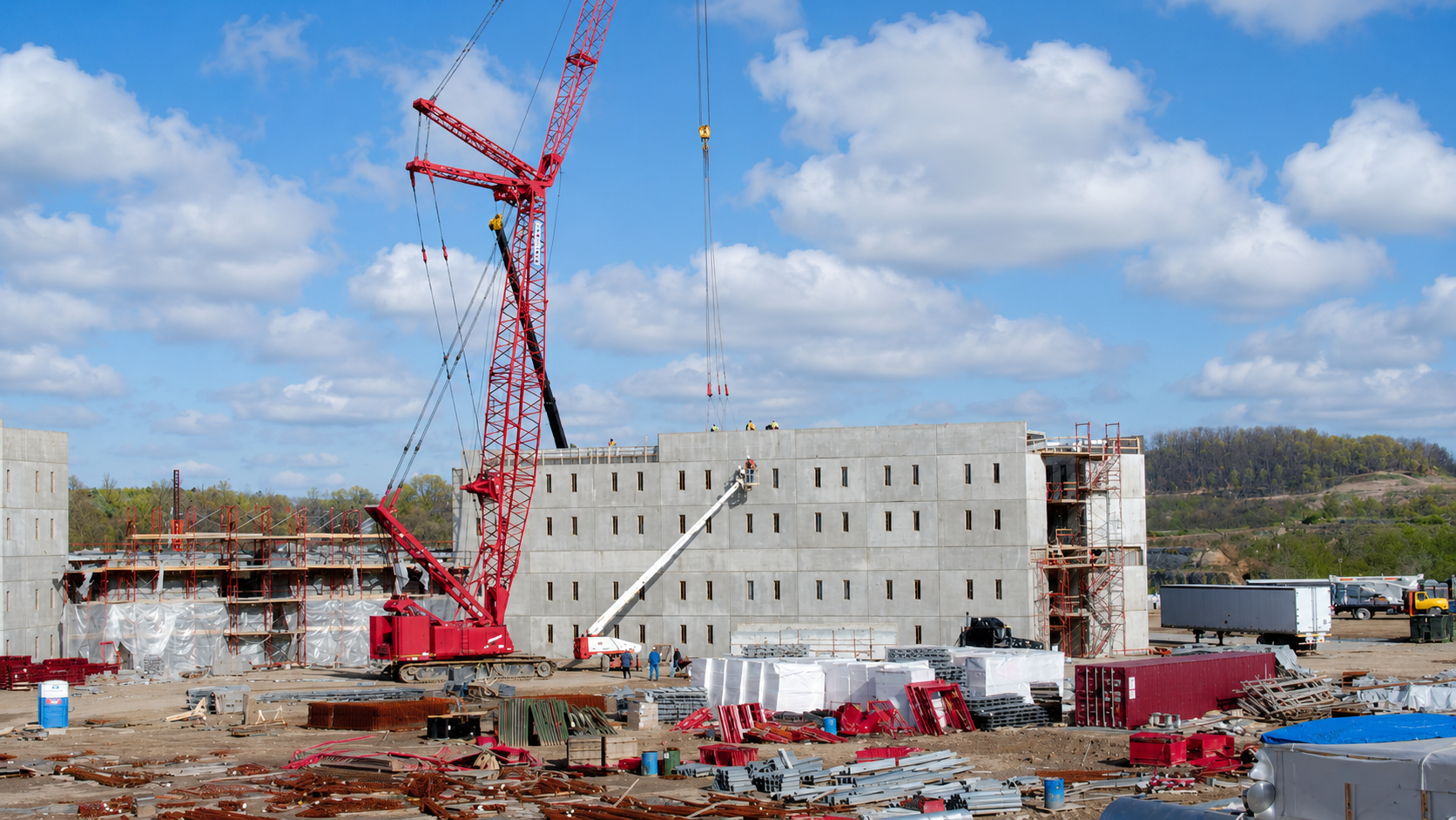 USP Big Sandy Construction Progress Snapshot - Plenum Cap Erection - April 16, 2001