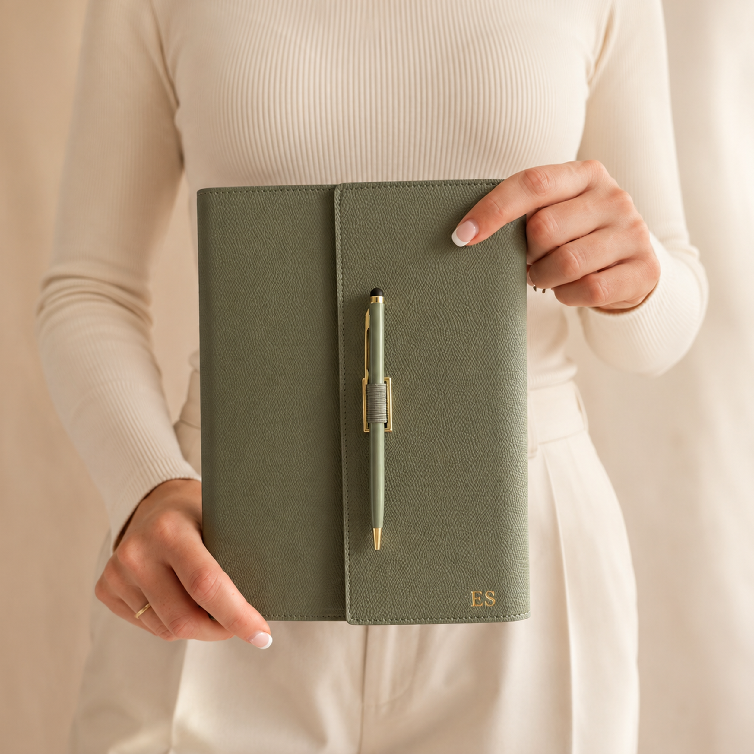 humewood pen binder4.png
