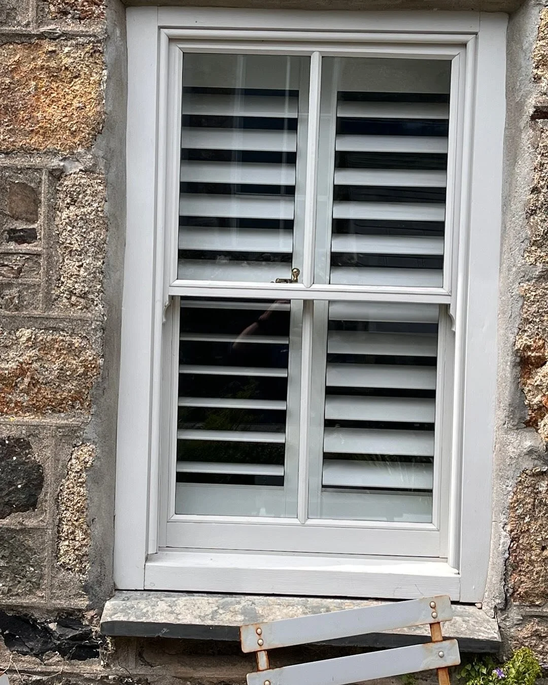 We fitted these windows back in May 2016 in Mousehole. The house changed hands, the customers moved on, and not a coat of paint since. 

Nine years later&mdash;and they&rsquo;re still looking solid.

This is why we use linseed paint.

Colour: Hatton 